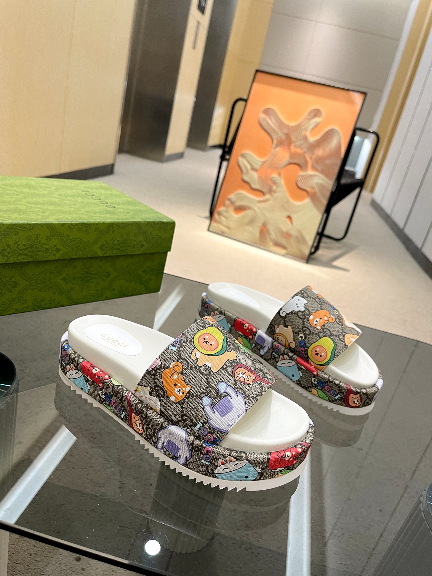 Gucci Limited Edition Platform Slides with Whimsical Print 3 a1682061847004 1071