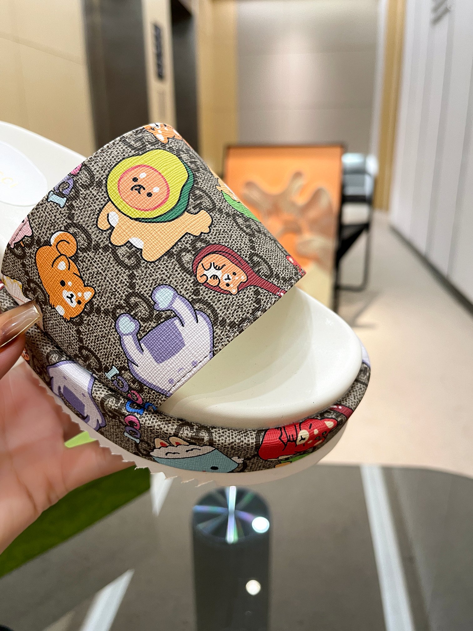 Gucci Limited Edition Platform Slides with Whimsical Print 4 a1682061847358 8212