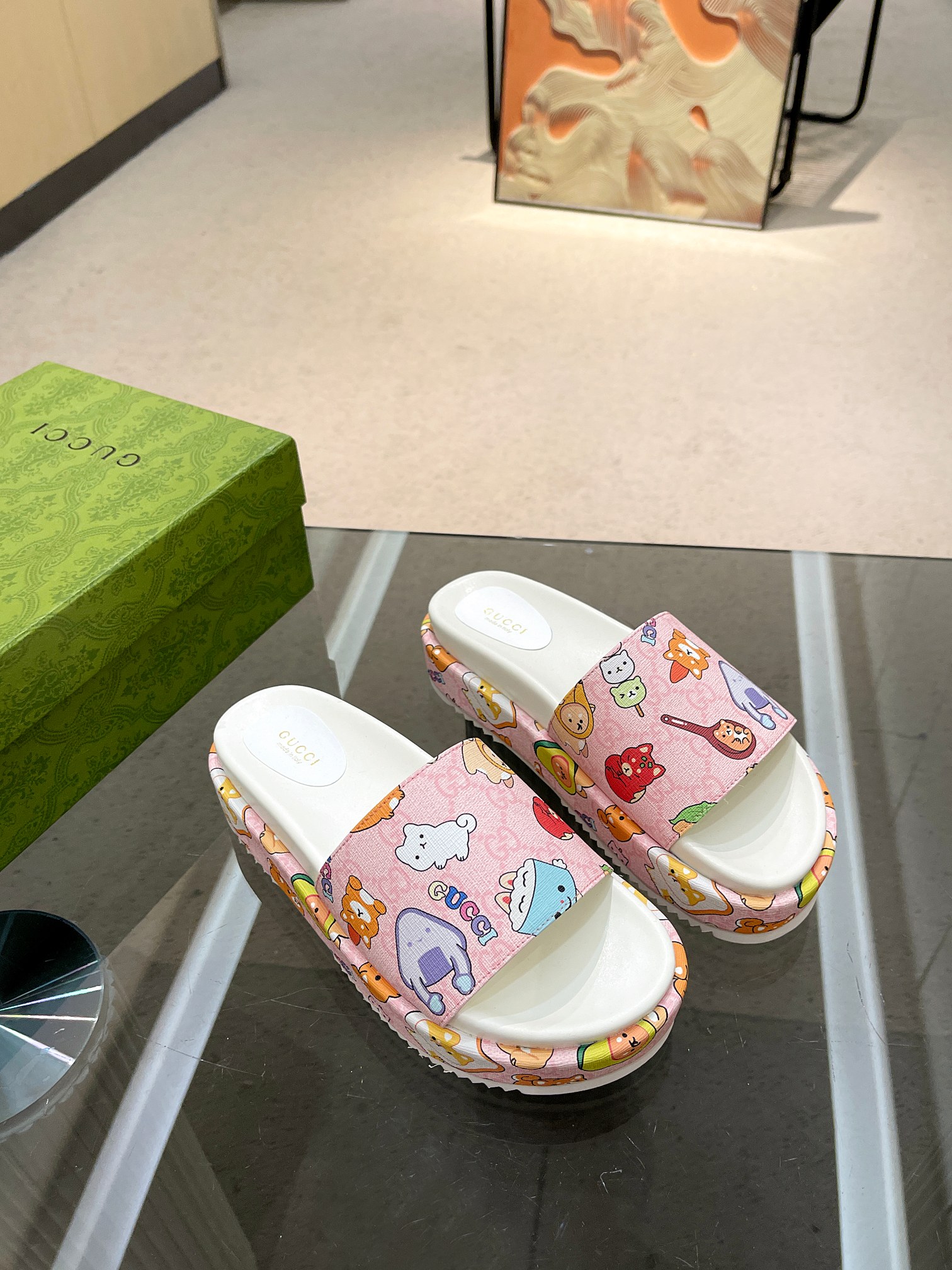 Gucci Limited Edition Platform Slides - Premium Quality, Unique Design 2 a1682061884321 3731