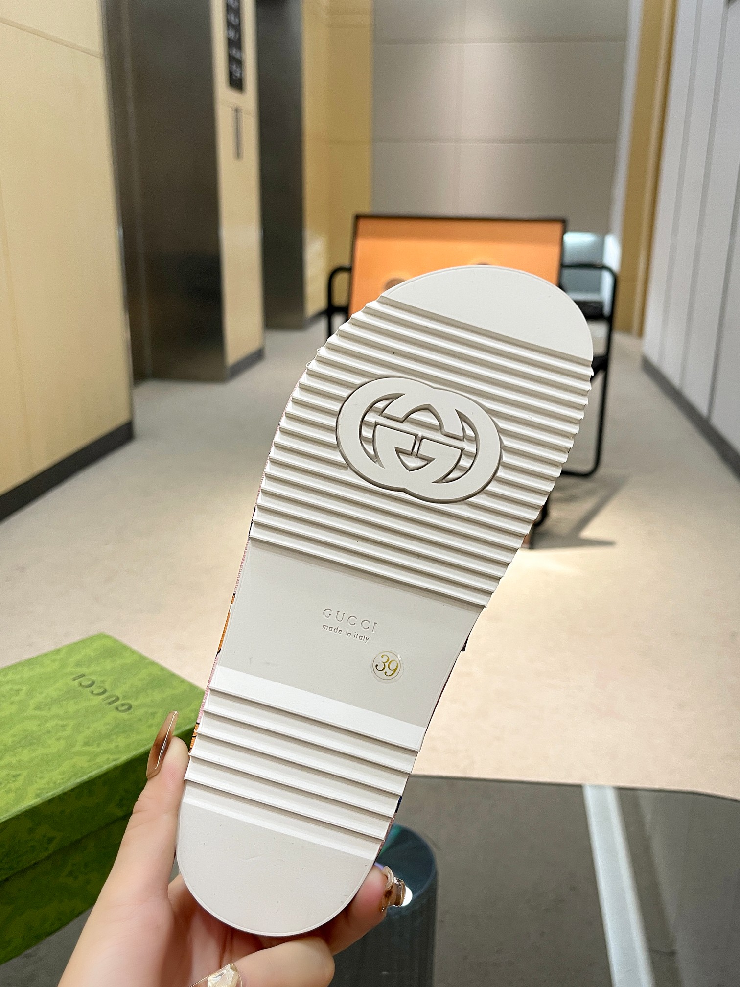 Gucci Limited Edition Platform Slides - Premium Quality, Unique Design 10 a1682061886745 5145