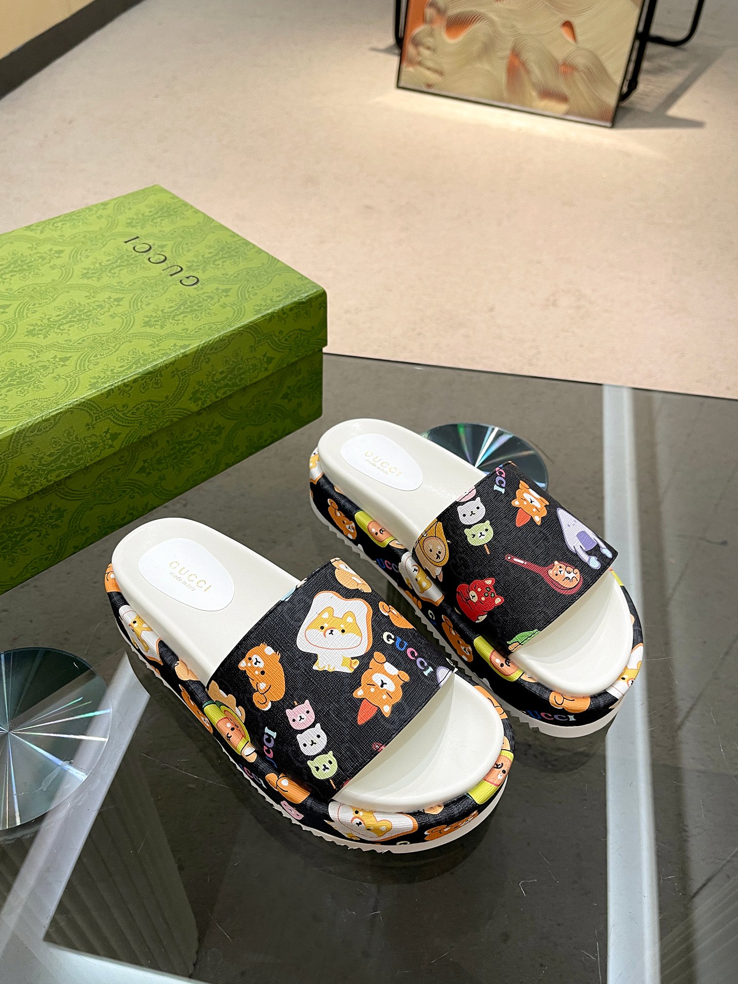 Gucci Limited Edition Platform Slides with Animal Print - Stylish & Comfortable 2 a1682061900568 5688