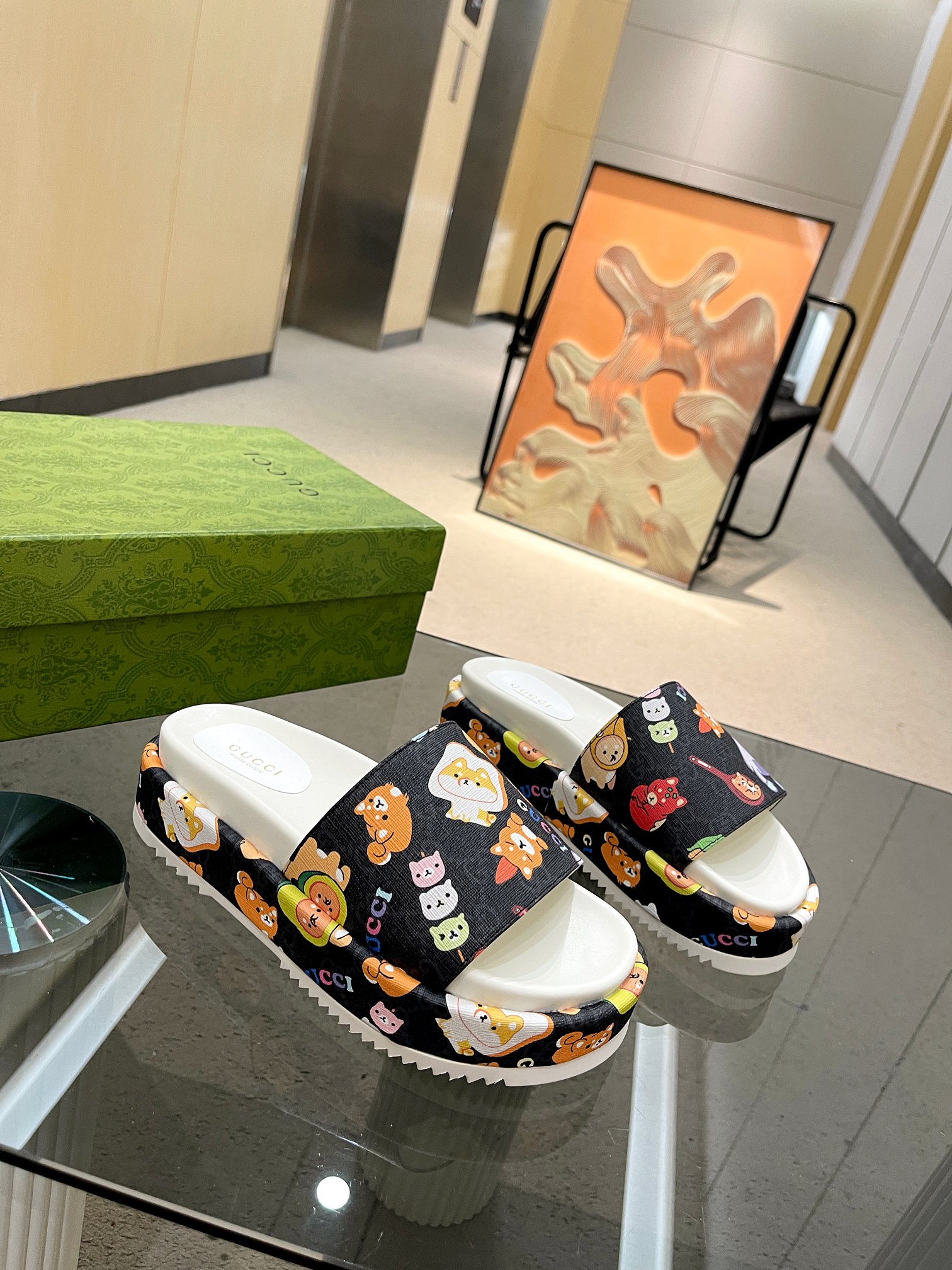 Gucci Limited Edition Platform Slides with Animal Print - Stylish & Comfortable 5 a1682061901610 2301