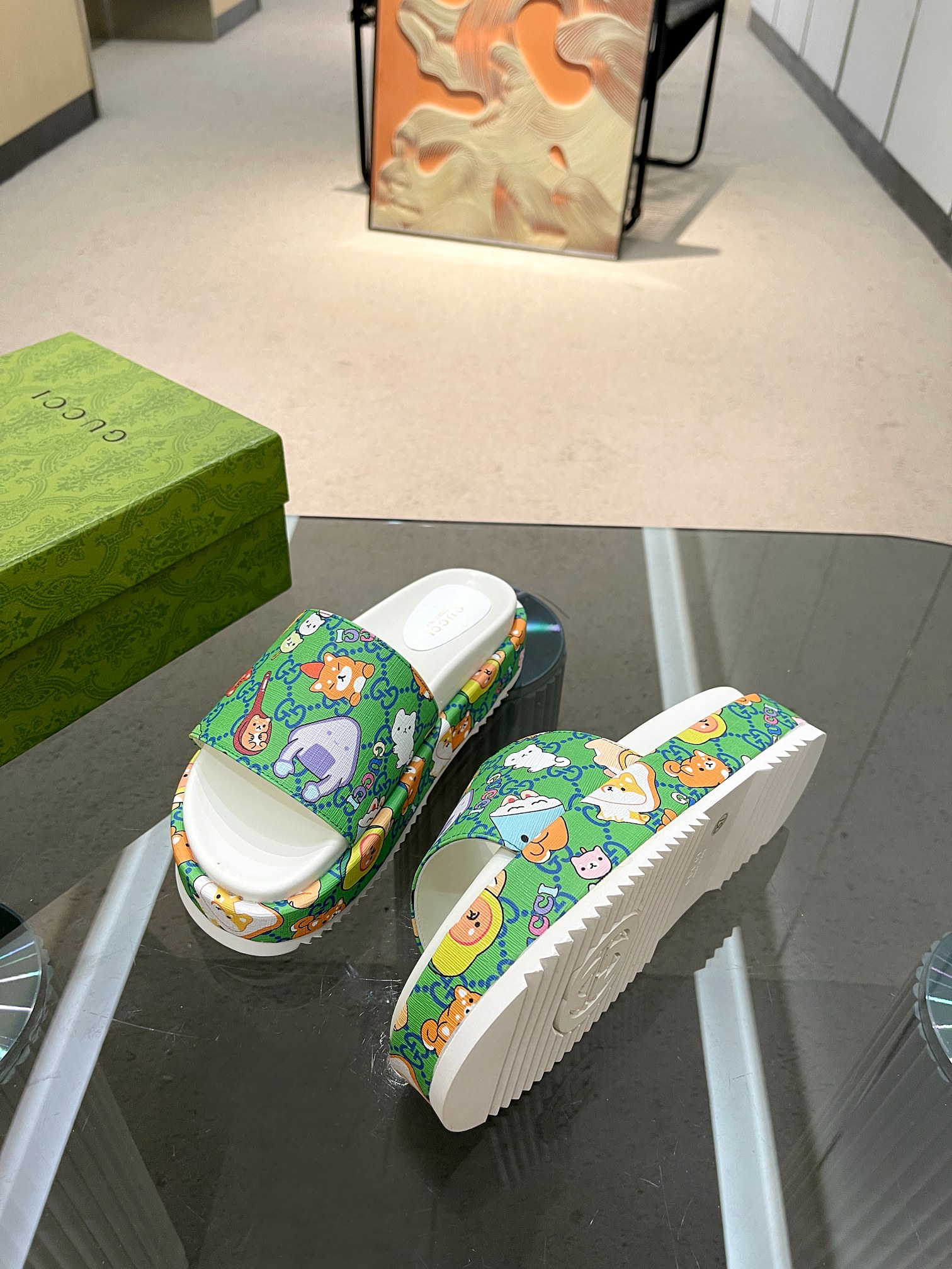 Gucci Limited Edition Platform Slides in Green with Cartoon Print 5 a1682061919790 2856