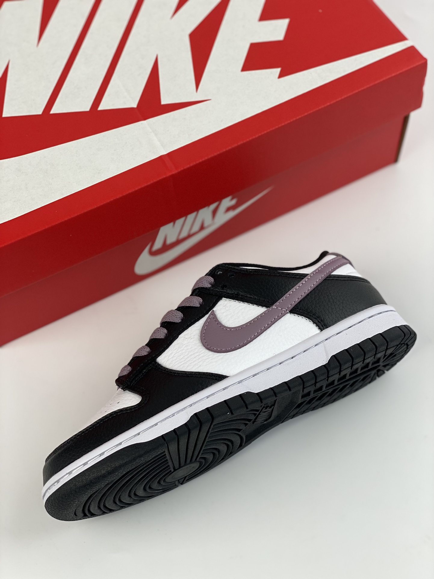 NIKE SB Dunk Low Black and White Taro Purple DO7412-991