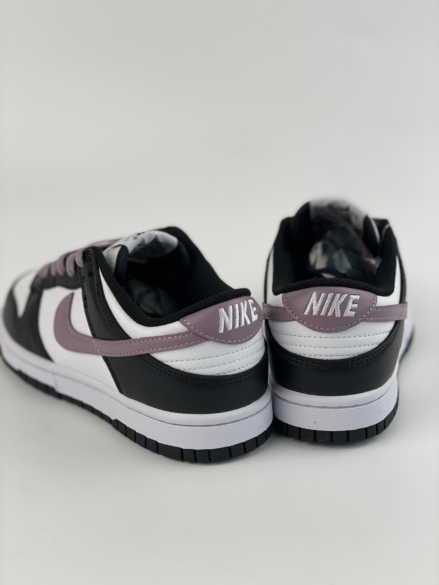 NIKE SB Dunk Low Black and White Taro Purple DO7412-991