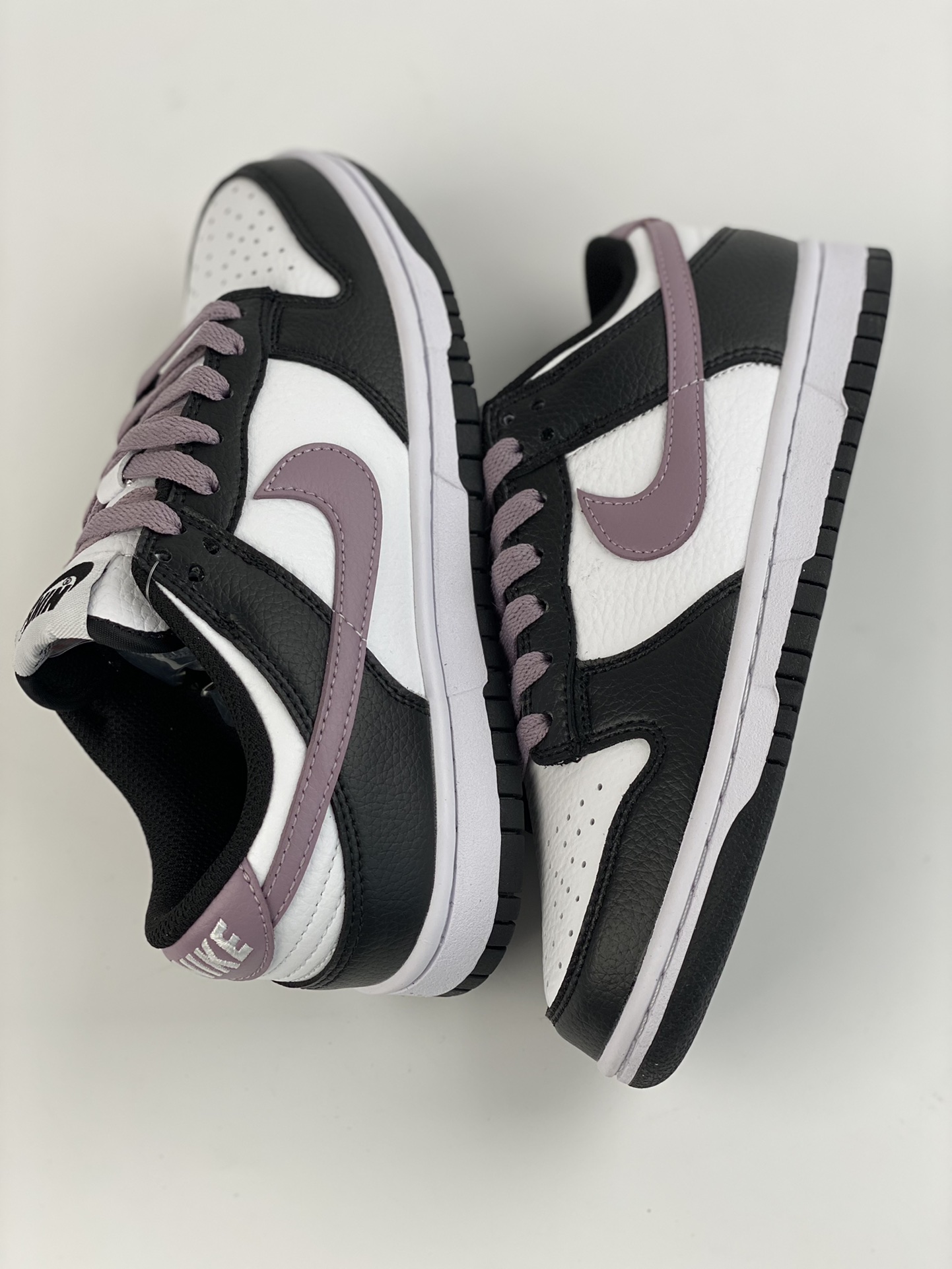 NIKE SB Dunk Low Black and White Taro Purple DO7412-991