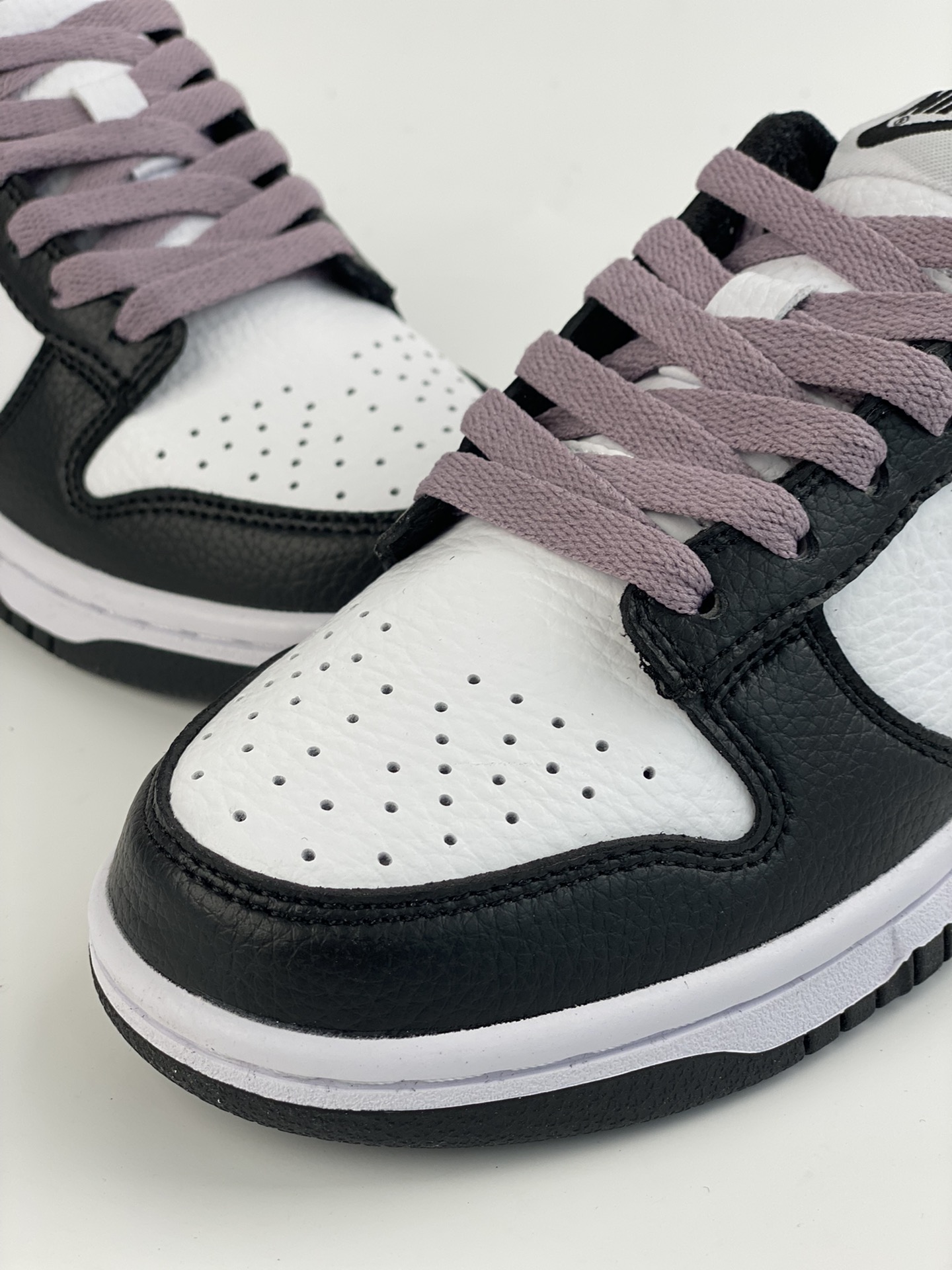 NIKE SB Dunk Low Black and White Taro Purple DO7412-991