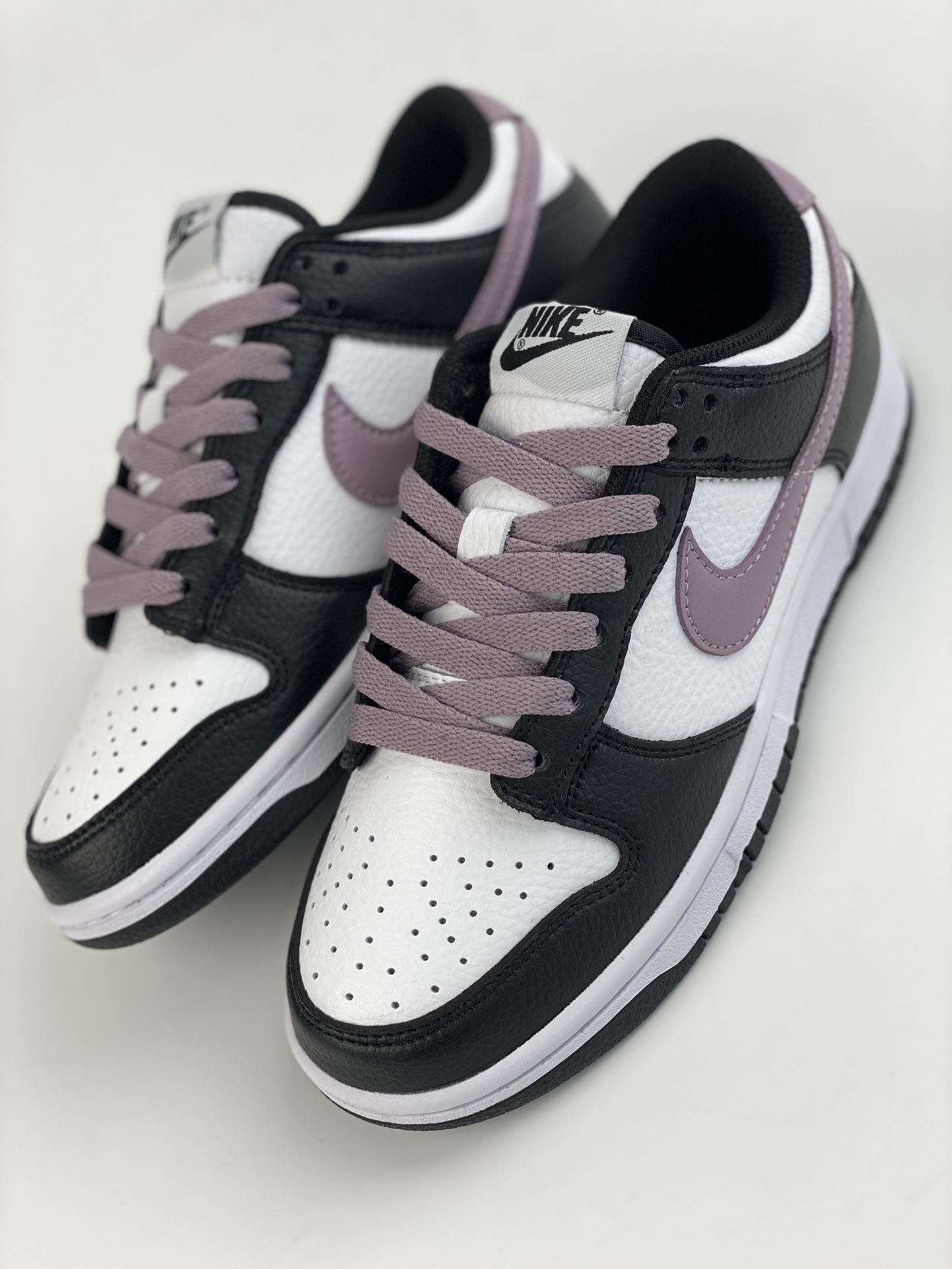 NIKE SB Dunk Low Black and White Taro Purple DO7412-991