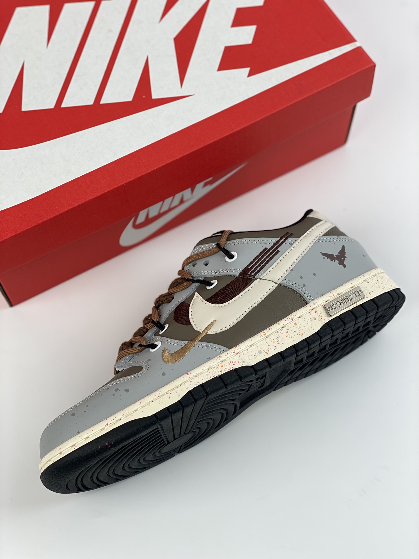 Nike sb dunk low hook strap FD4623-131-16