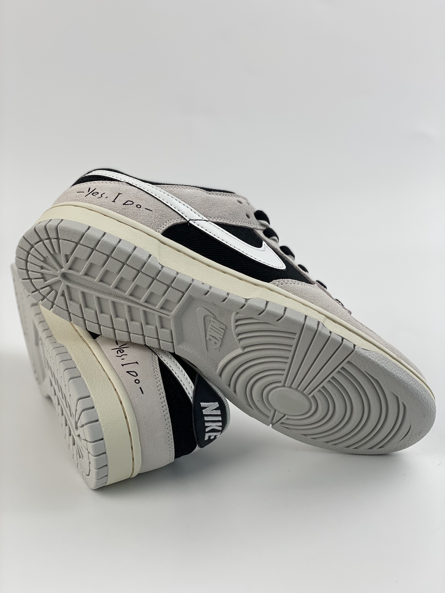 Nike sb dunk low hook Swoosh reverse panda burst DO9776-001