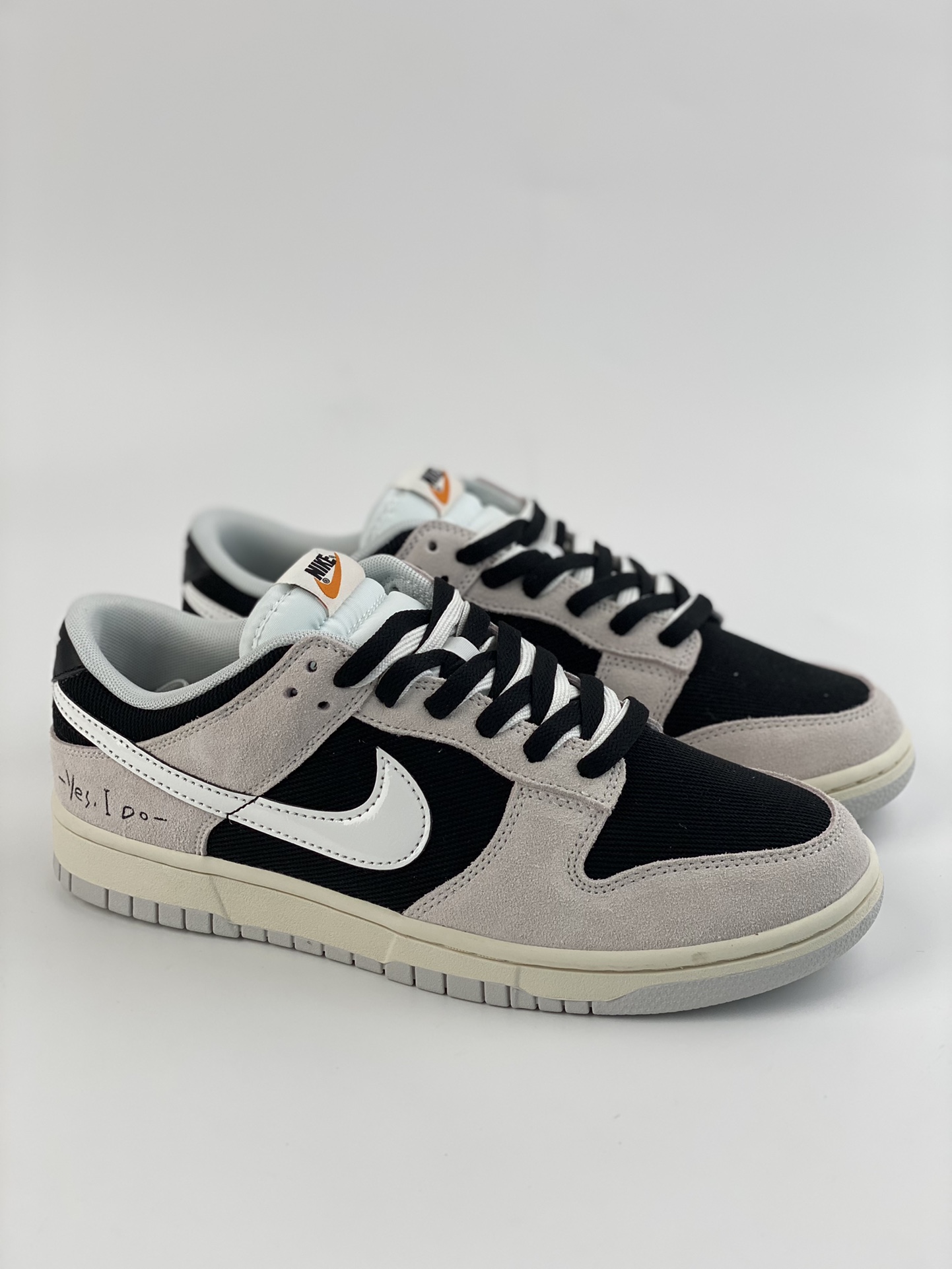 Nike sb dunk low hook Swoosh reverse panda burst DO9776-001