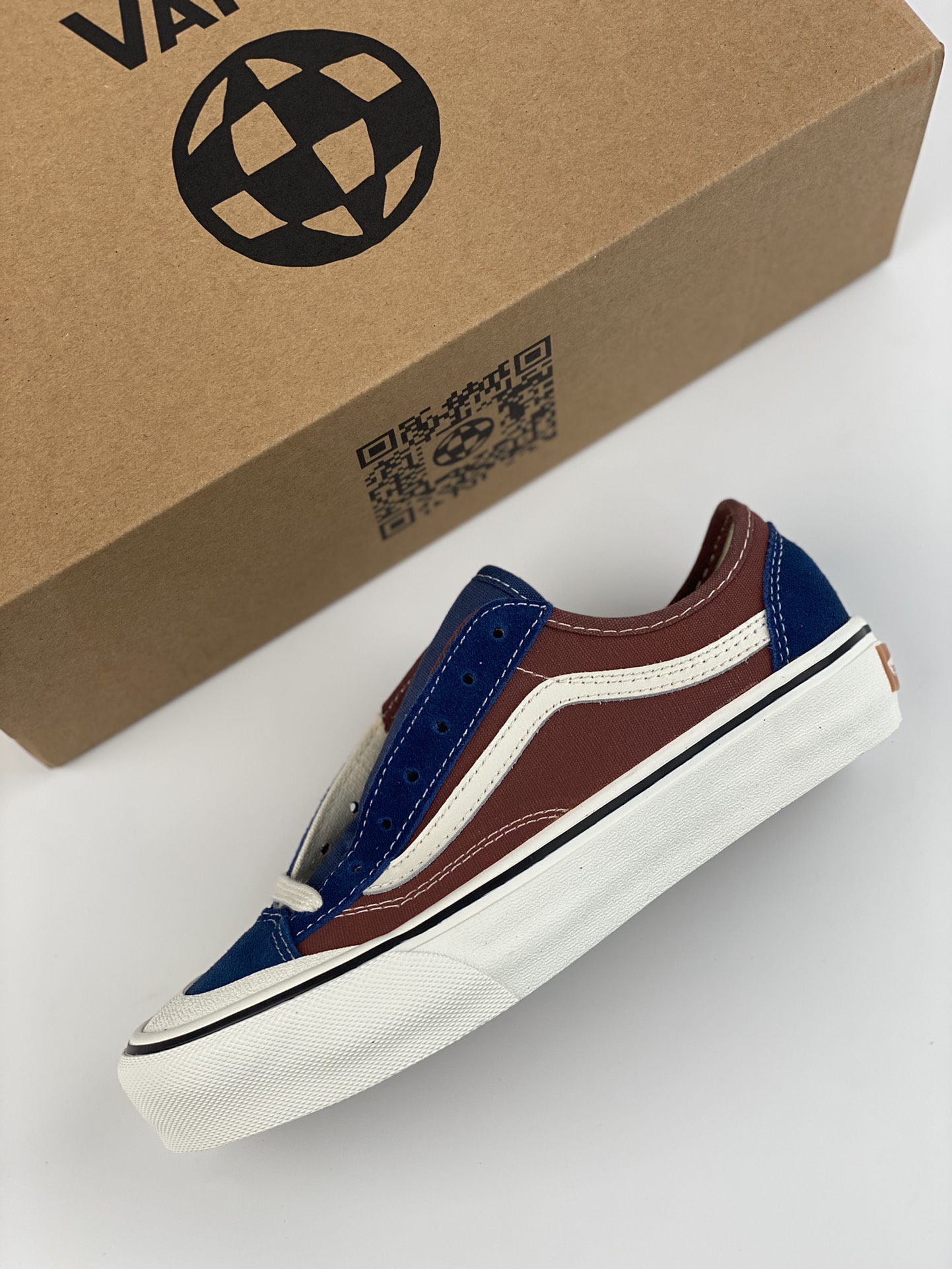 Vans Fans official style 136 VR3 red and blue stitching contrasting American retro plate shoes