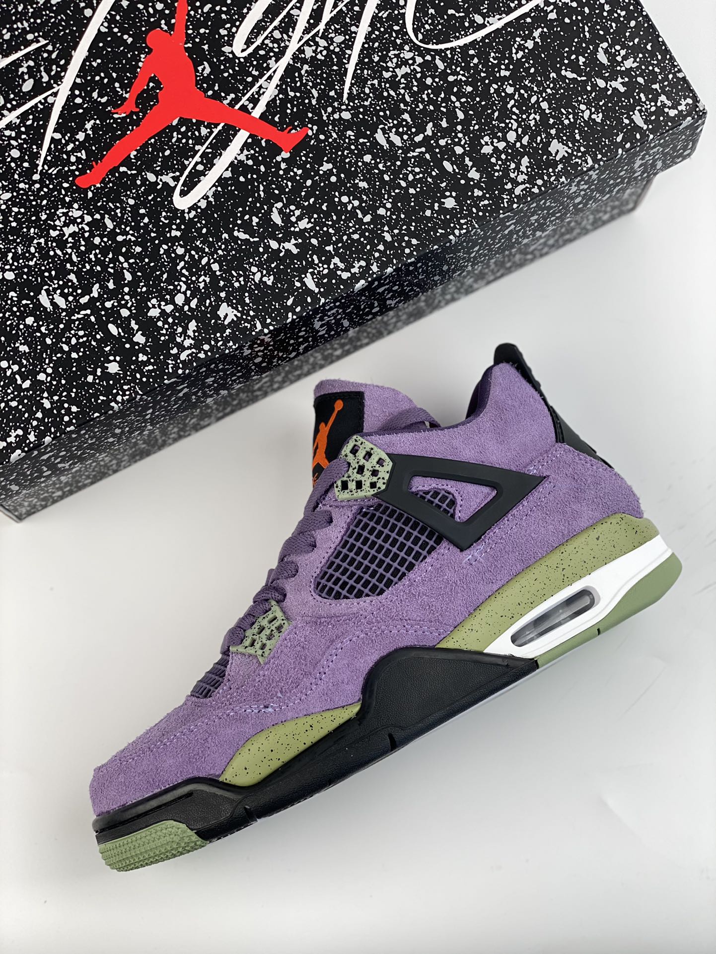 Air Jordan 4 Retro ”Canyon Purple” Suede Purple Clown AQ9129-500