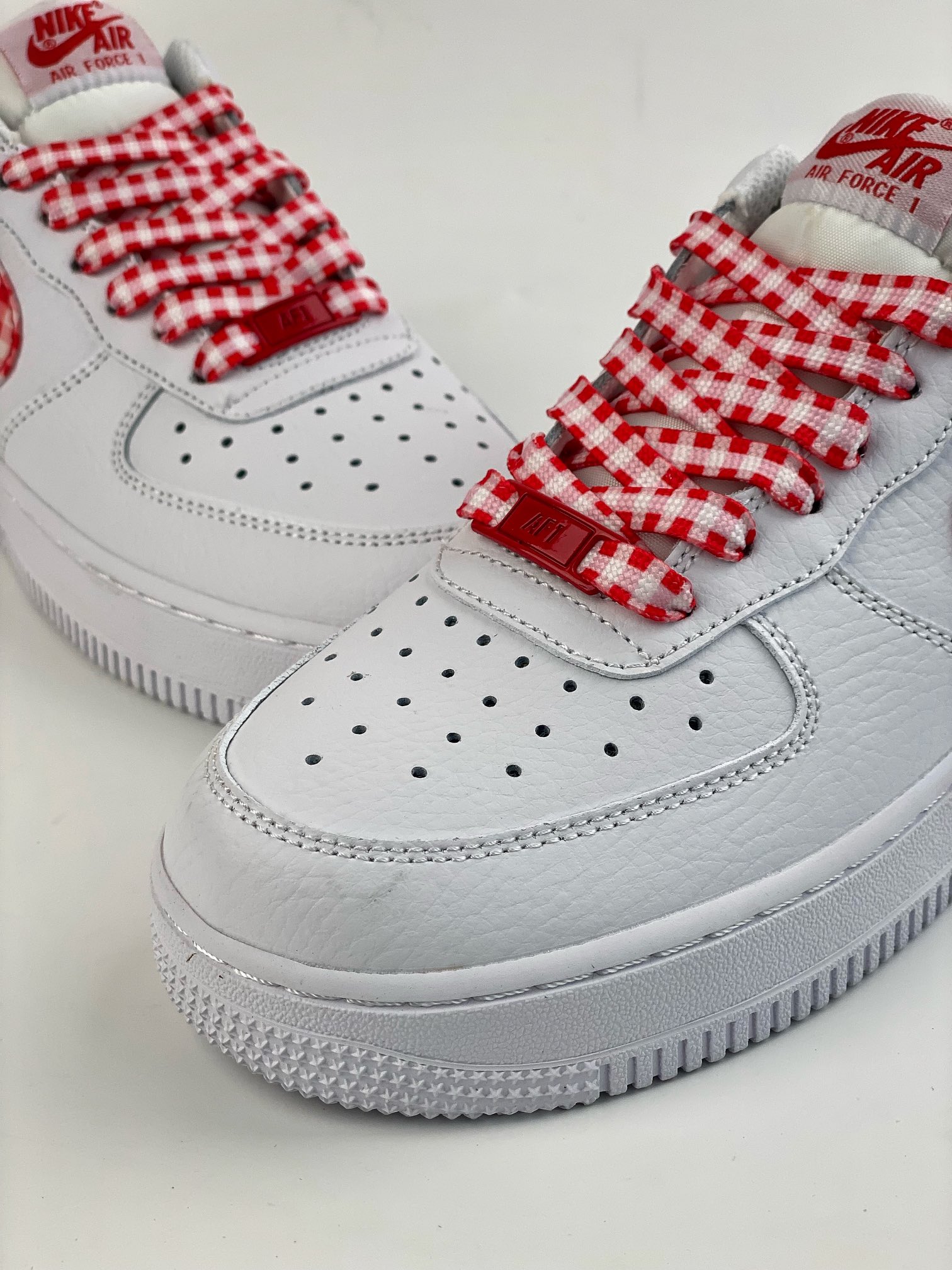 Nike Air Force 1 Low 07 White Red Plaid DZ2784-101