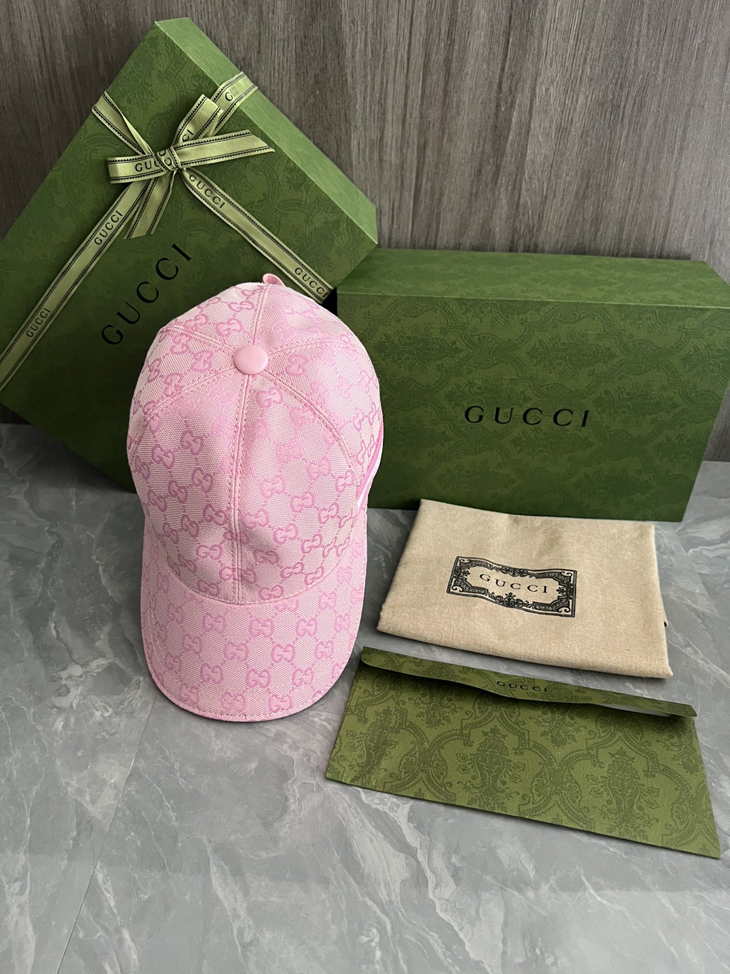 Gucci Skóra krowia Kolekcja wiosenno-letnia