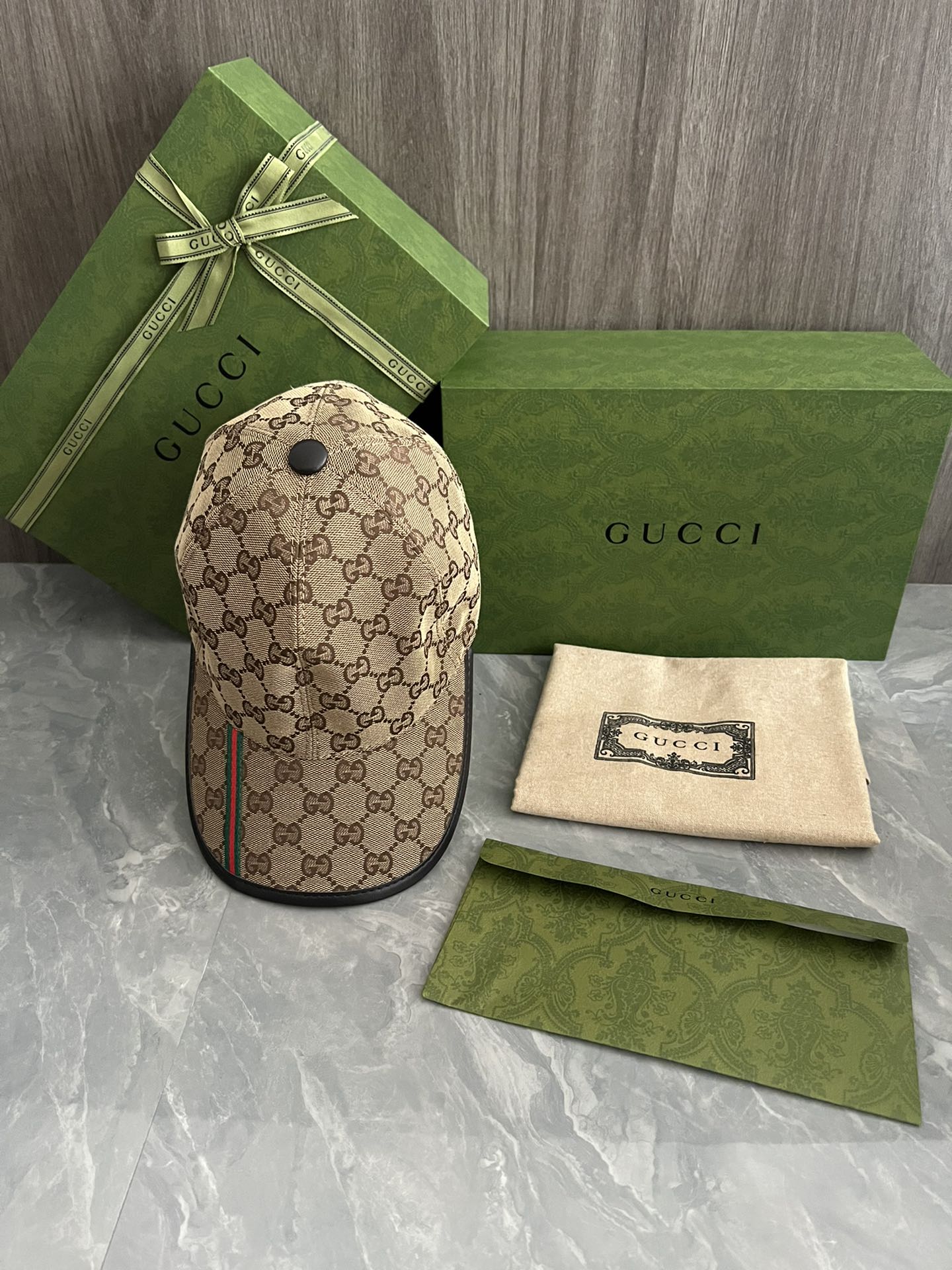 Gucci Skóra krowia Kolekcja wiosenno-letnia