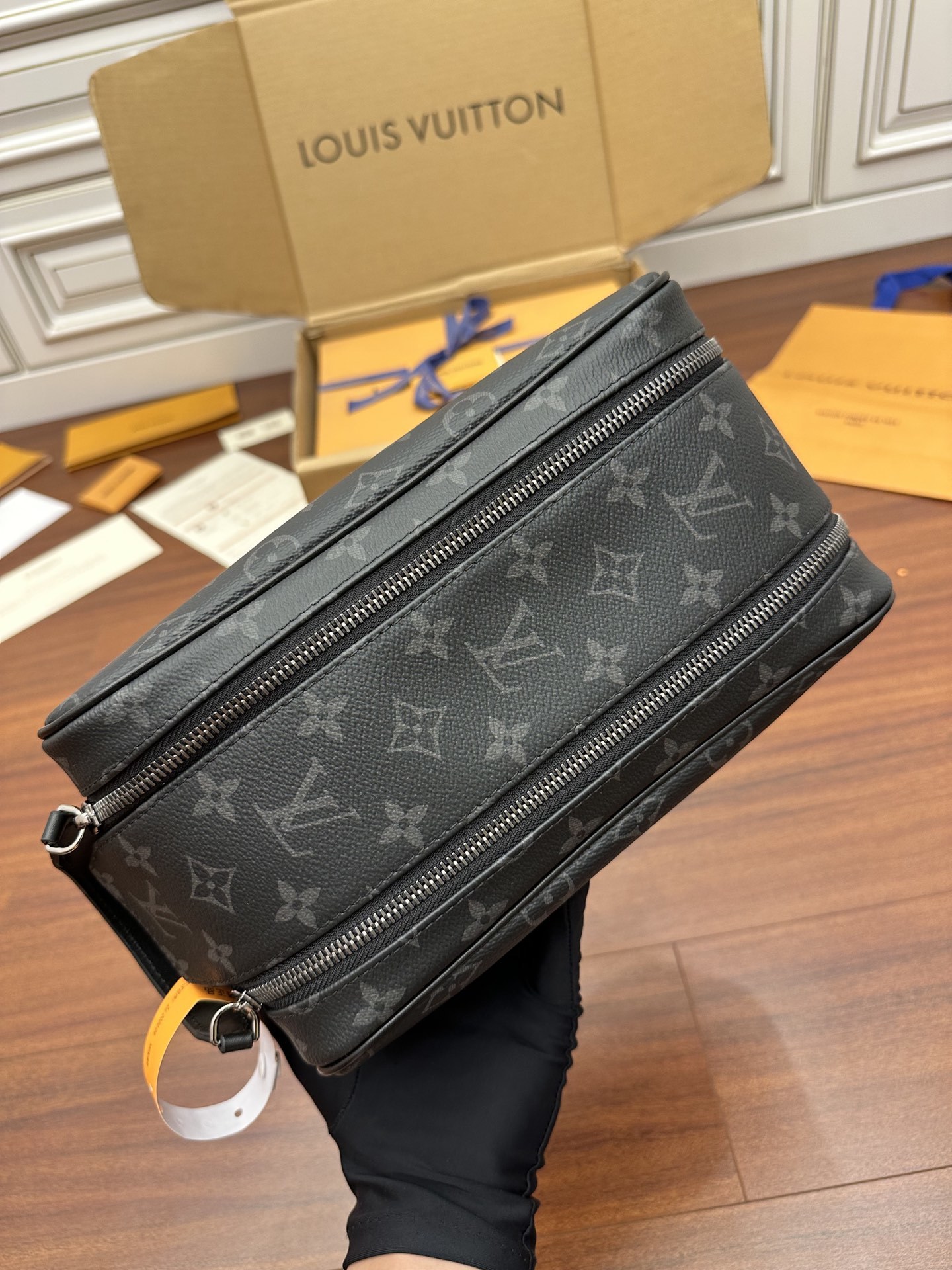 独家首发型号M46354特级加强版品质提升.专柜同步电子芯片内码礼品袋保护纸铜版电子标签合格证皮料是正品