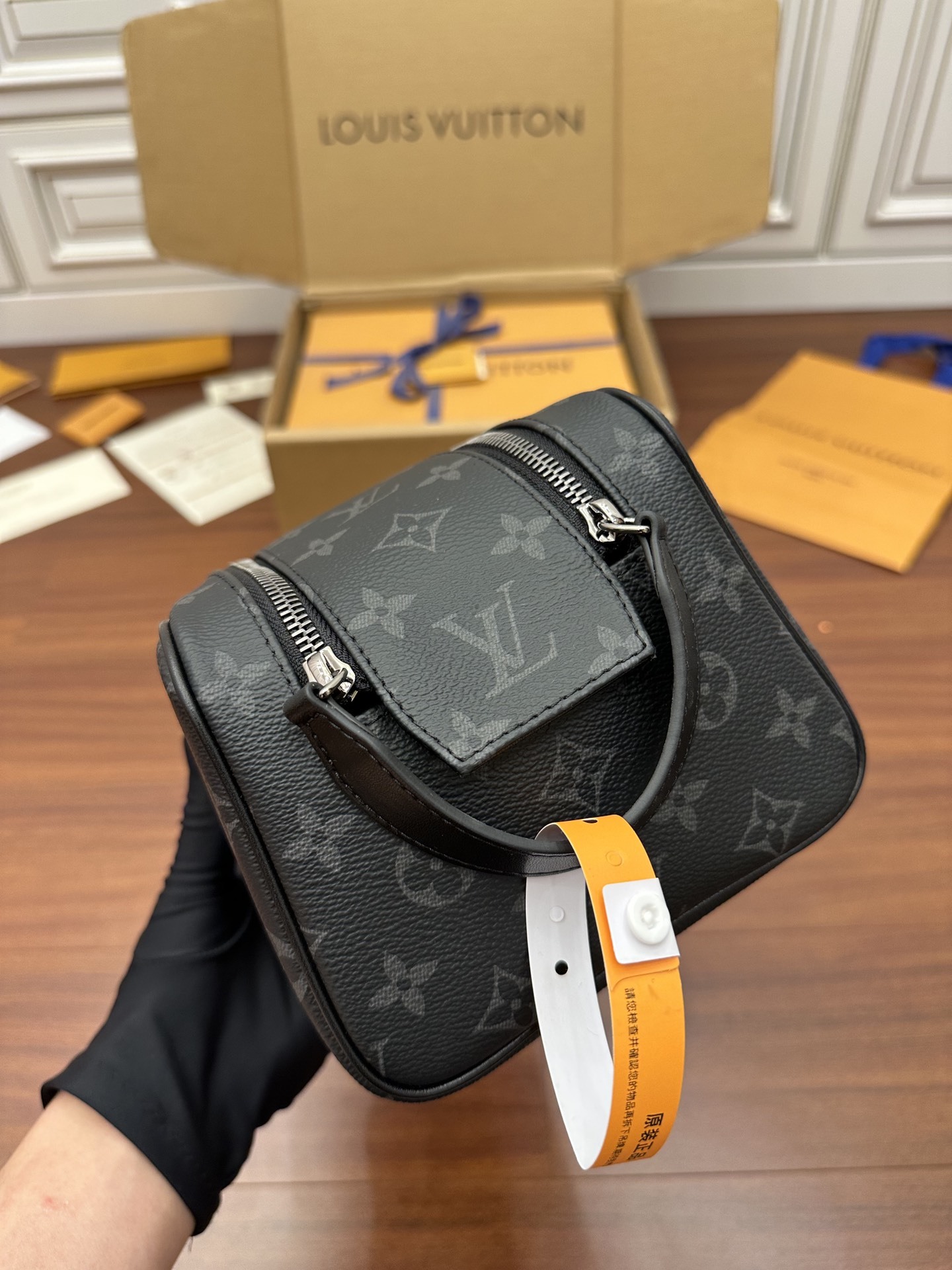 独家首发型号M46354特级加强版品质提升.专柜同步电子芯片内码礼品袋保护纸铜版电子标签合格证皮料是正品