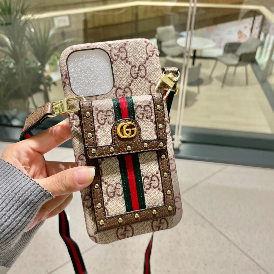 Gucci镜子卡包纯手工打造精致铆钉