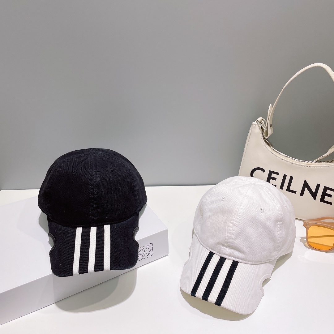 Parisian Adi’s Stylish New Baseball Hat: A Must-Have Fashion Item to Kickstart Your Style! - 图片 9