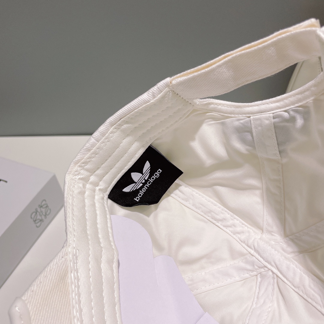 Stylish Parisian Adi Introduces New Baseball Hat – Get Started with Cool Style - 图片 4