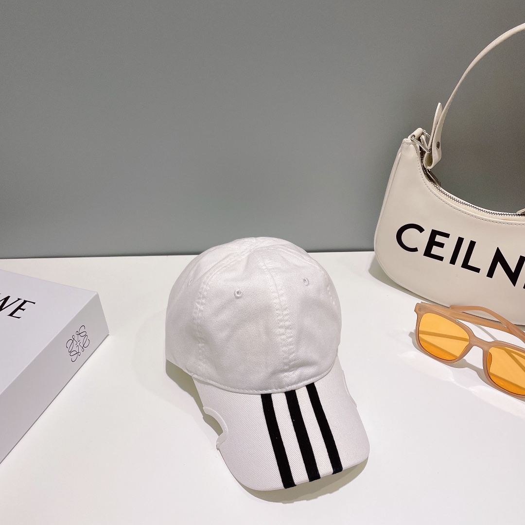 Stylish Parisian Adi Introduces New Baseball Hat – Get Started with Cool Style - 图片 8