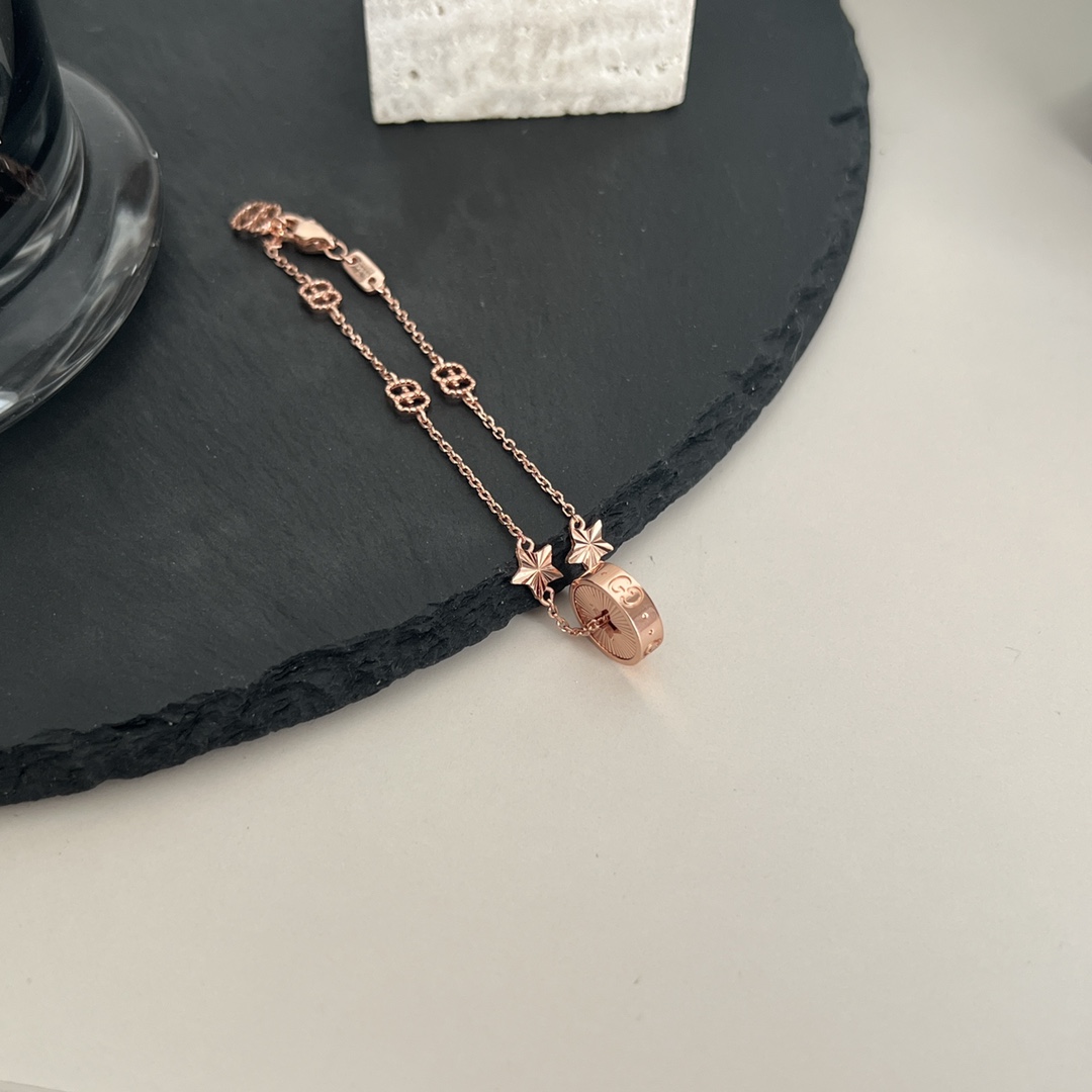 NO:104323,New Gucci Gucci new ICON series hollow star pendant bracelet CNC craftsmanship white gold K yellow rose gold size 20cm adjustable, Gucci bracelet, gucci, gucci, bracelet19860909上新 Gucci古驰新款ICON系列镂空星星吊坠手链 CNC工艺打造 白金K黄玫瑰金 尺寸20cm可调节,古驰手链,gucci,gucci,bracelet,Jewelry