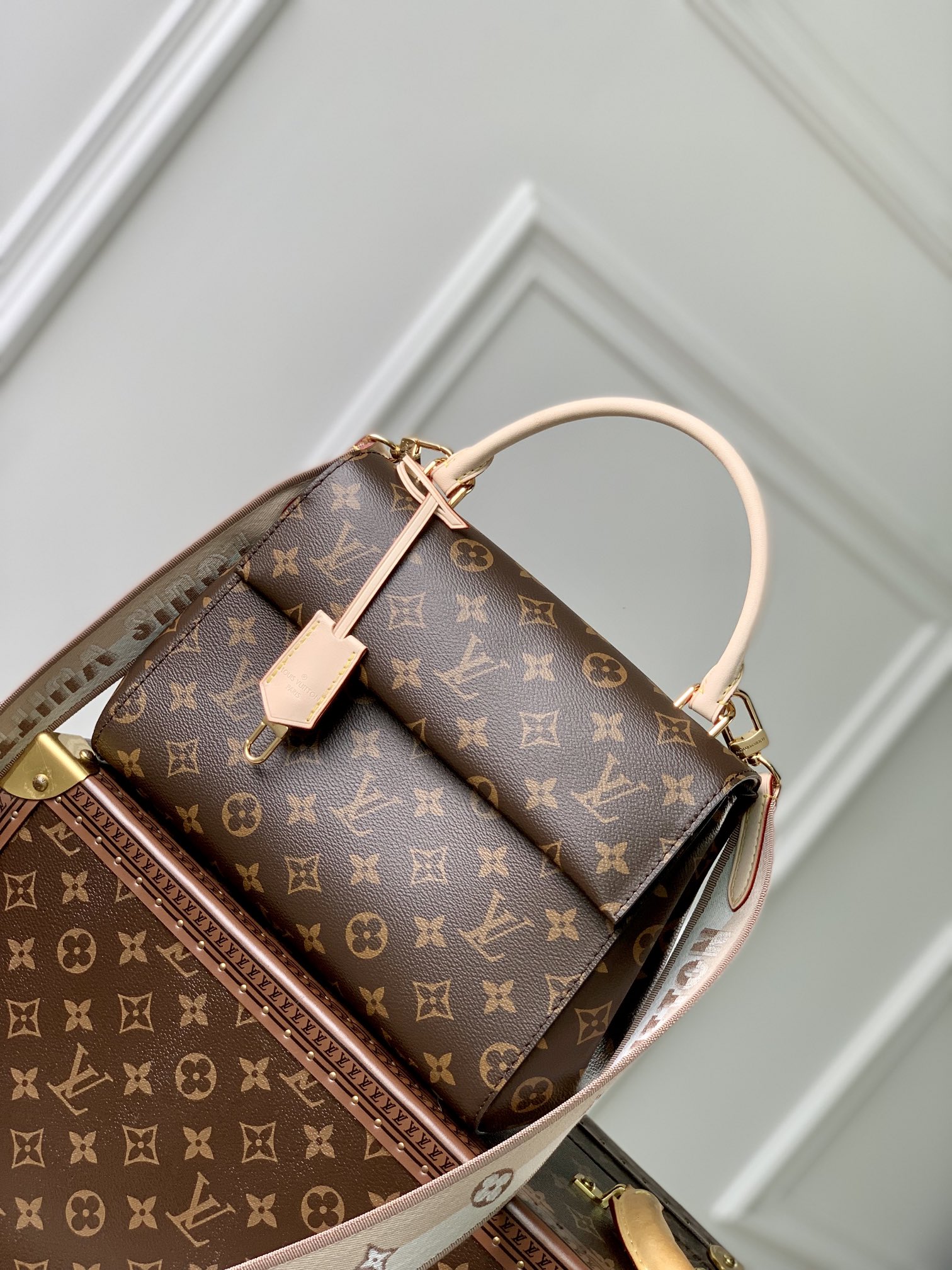 Louis Vuitton LV Cluny Bags Handbags Apricot Color M46054