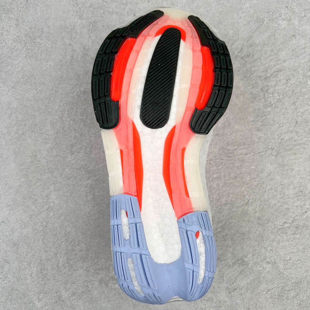 图片[9]-＃YG纯原 AD Ultra Boost Light UB2023系列低帮袜套式针织透气缓震休闲运动慢跑鞋 H06357 德国进口巴斯夫大底 全套原纸板楦头开发 原厂特供飞织面配套加持 确保原汁原味 完美呈现版型 一比一还原zp踩屎脚感 原档案底模数据 正确多层组合大底 辰元原厂针织代工 细节还原度极高 独家外贸特供开发至48.5 历经10年不断创新以科技重塑跑步推出全新超轻新科技跑鞋 力求为跑步添活力 搭载LIGHT BOOST中底的新鲜演绎 无论节奏快慢、距离长短 伴你活力畅跑 延续了该系列的设计语言 采用分区编织鞋面 鞋头处网眼孔洞更大 提升透气性 一体式鞋舌 避免运动中出现偏移 实现鞋脚一体性 鞋侧 TPU 材质 有效提供支撑性 镂空的设计 同时减轻整体重量 最明显的则是中底部分 不仅是厚度夸张 大家最熟悉的 Boost 材质终于迎来升级 减重 30% 带来更轻量化的上脚感受 尺码：36 36.5 37 38 38.5 39 40-选品中心