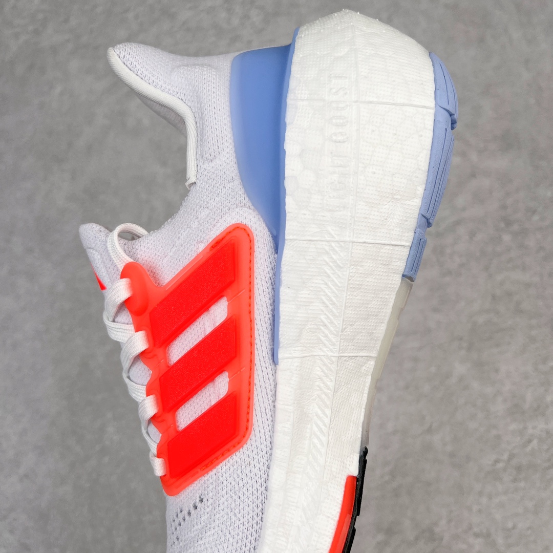 图片[7]-＃YG纯原 AD Ultra Boost Light UB2023系列低帮袜套式针织透气缓震休闲运动慢跑鞋 H06357 德国进口巴斯夫大底 全套原纸板楦头开发 原厂特供飞织面配套加持 确保原汁原味 完美呈现版型 一比一还原zp踩屎脚感 原档案底模数据 正确多层组合大底 辰元原厂针织代工 细节还原度极高 独家外贸特供开发至48.5 历经10年不断创新以科技重塑跑步推出全新超轻新科技跑鞋 力求为跑步添活力 搭载LIGHT BOOST中底的新鲜演绎 无论节奏快慢、距离长短 伴你活力畅跑 延续了该系列的设计语言 采用分区编织鞋面 鞋头处网眼孔洞更大 提升透气性 一体式鞋舌 避免运动中出现偏移 实现鞋脚一体性 鞋侧 TPU 材质 有效提供支撑性 镂空的设计 同时减轻整体重量 最明显的则是中底部分 不仅是厚度夸张 大家最熟悉的 Boost 材质终于迎来升级 减重 30% 带来更轻量化的上脚感受 尺码：36 36.5 37 38 38.5 39 40-选品中心