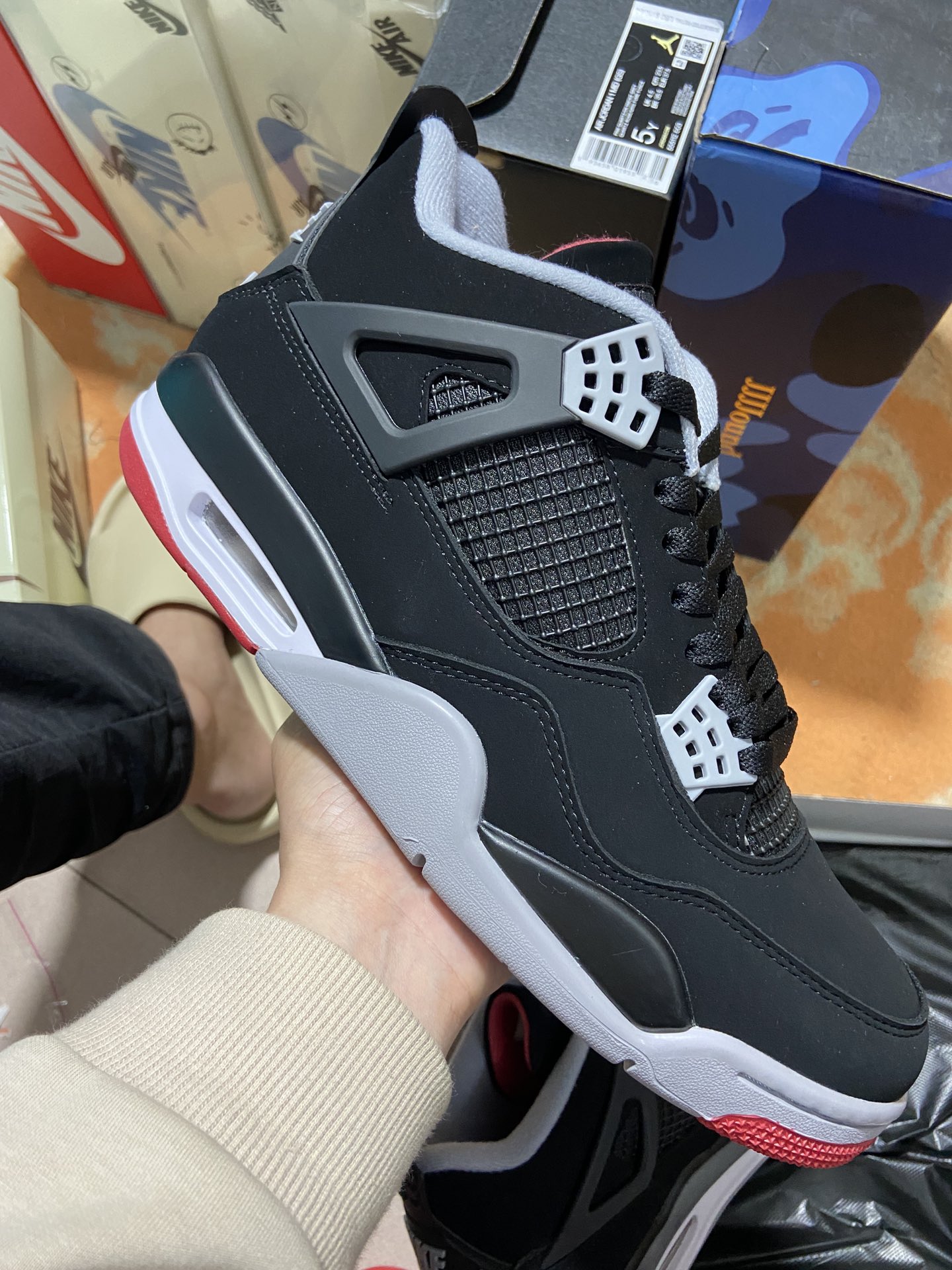 AJ4黑红公牛鞋码40-47.5总裁