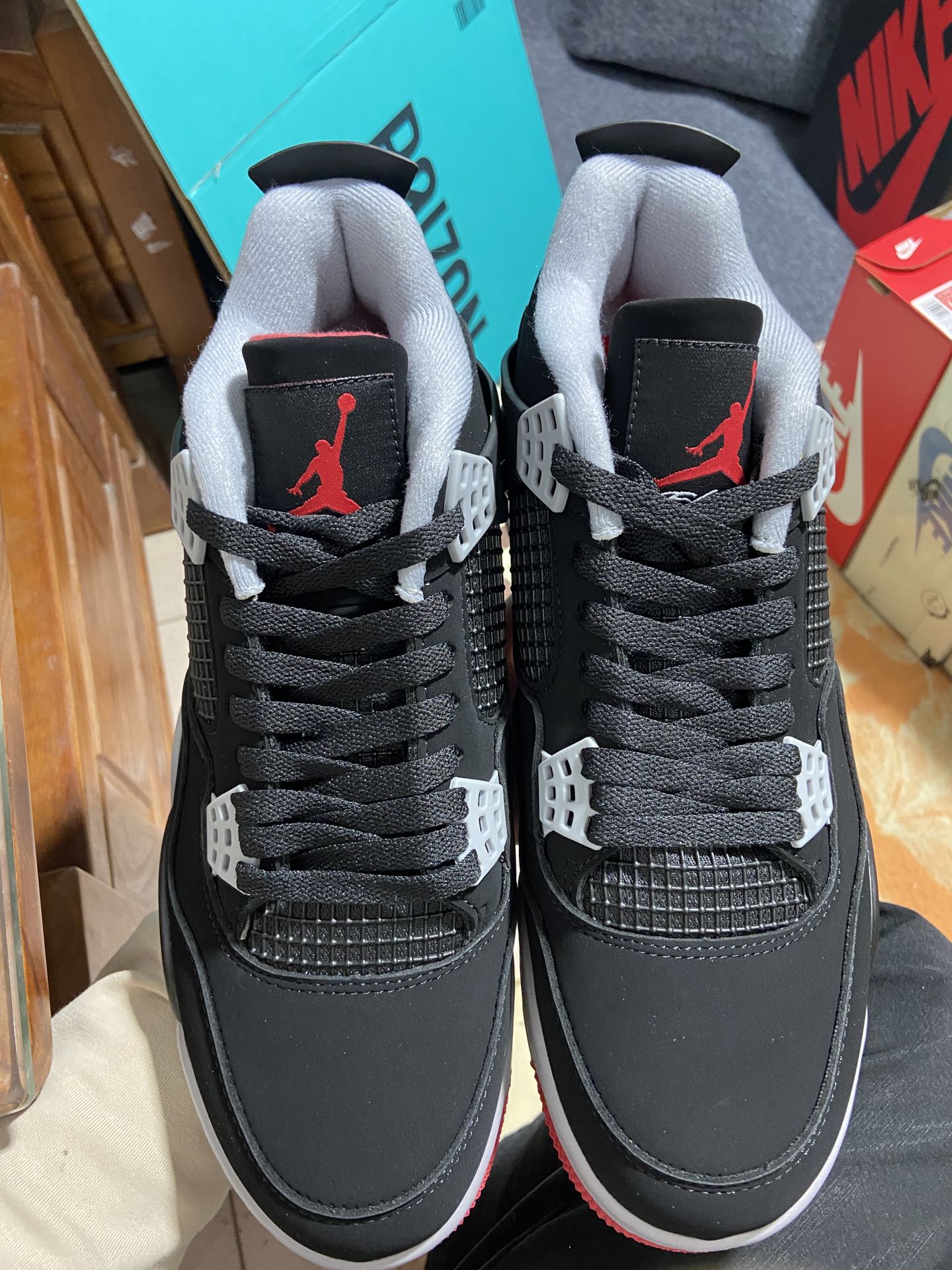 AJ4黑红公牛鞋码40-47.5总裁