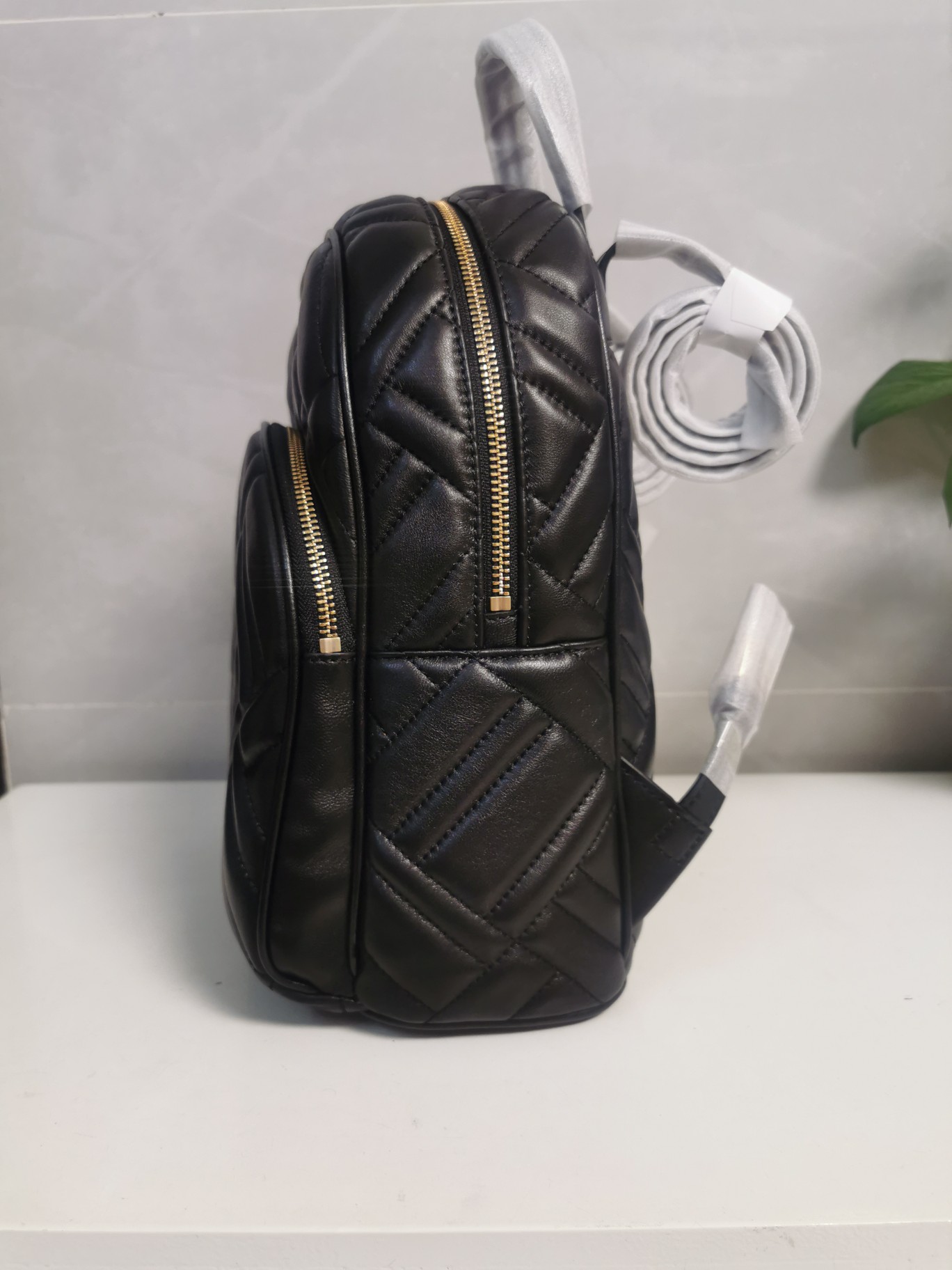Michael Kors MK羊皮系列双肩背包 羊皮长方条格大小不同拼 内里前后都有插袋和拉链暗袋 实用又
