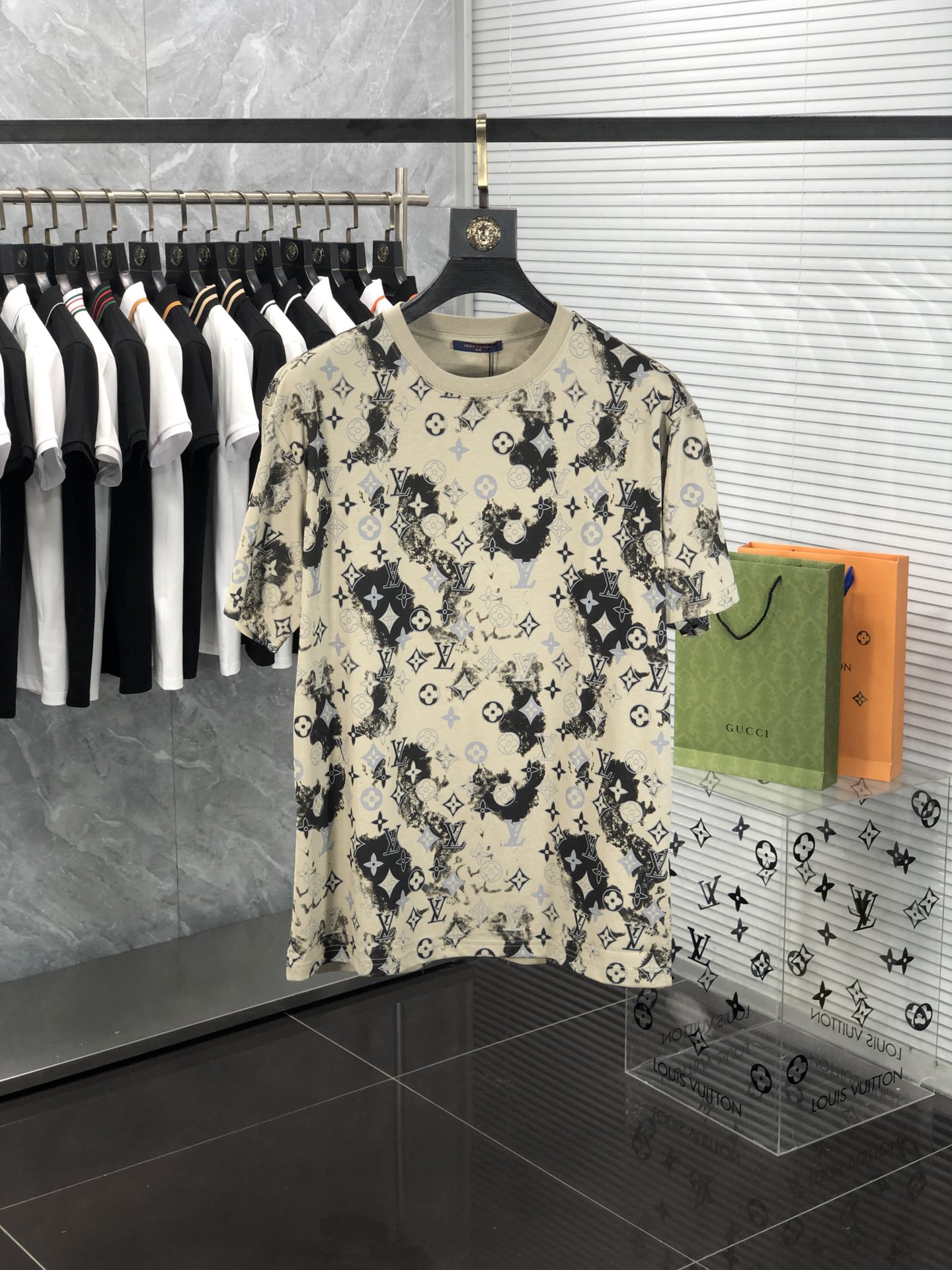 Louis Vuitton Clothing T-Shirt Cotton Summer Collection Short Sleeve