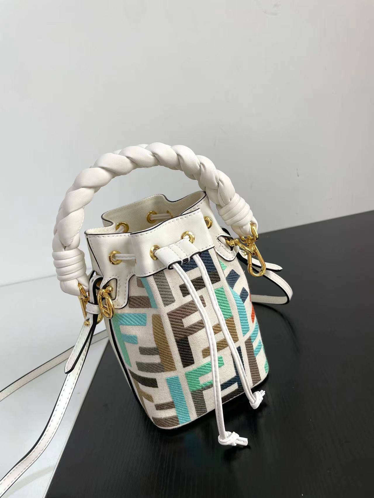 Fendi sacs Sac Seau Collection printemps – été Fashion