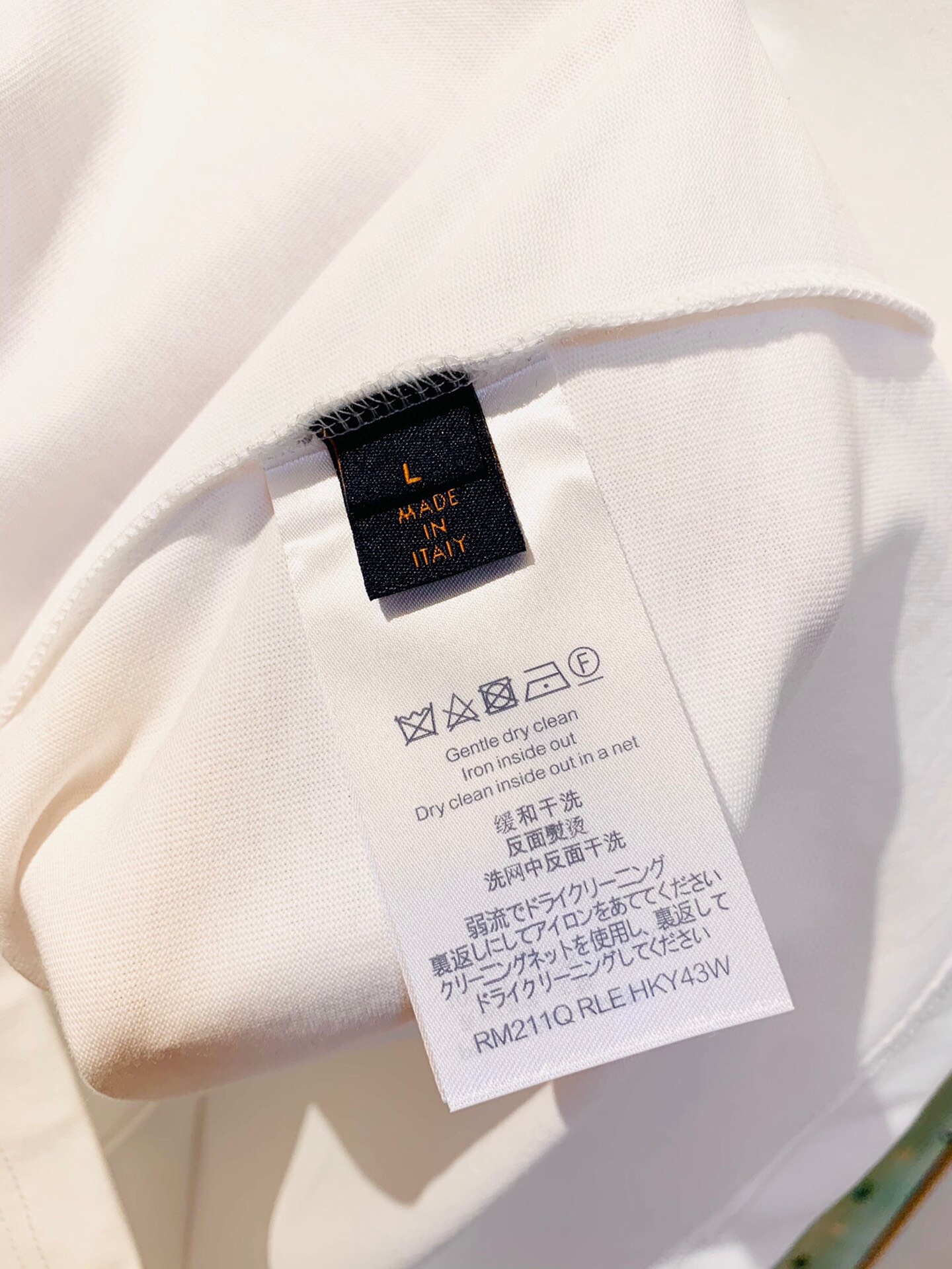 SizeS/M/L/XL/XXL码黑/白/藏蓝可选男女同款1V路易家本款T恤取材柔软针织100%纯棉以轻