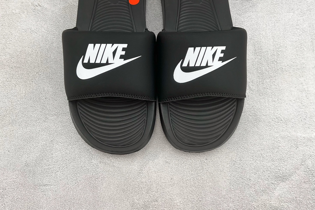 70 平台订单 Nike Victori One Slide 白黑 CN9675-002