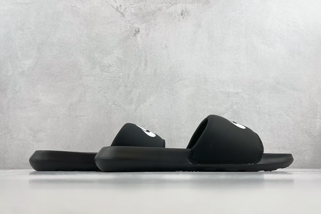 70 平台订单 Nike Victori One Slide 白黑 CN9675-002