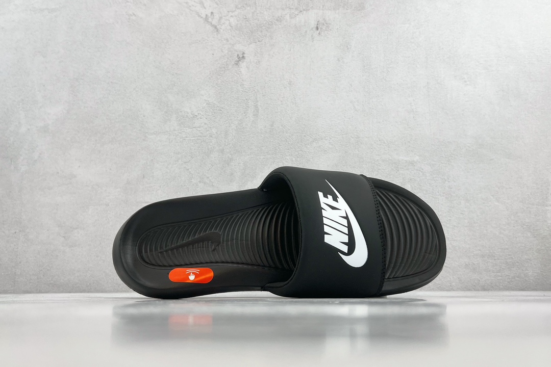 70 平台订单 Nike Victori One Slide 白黑 CN9675-002