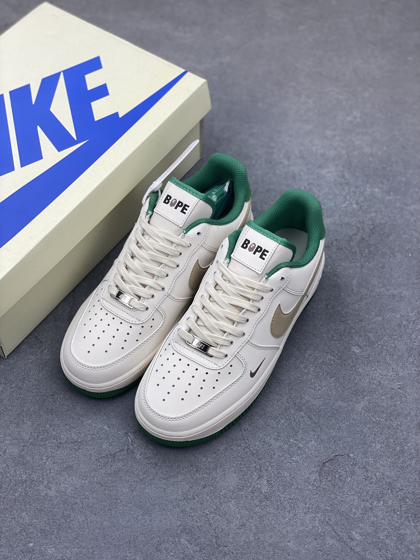 Nike Air Force 1 '07 Low BAPE Collab White Green Limited Edition Shoes 9 i1682104413 5399 7