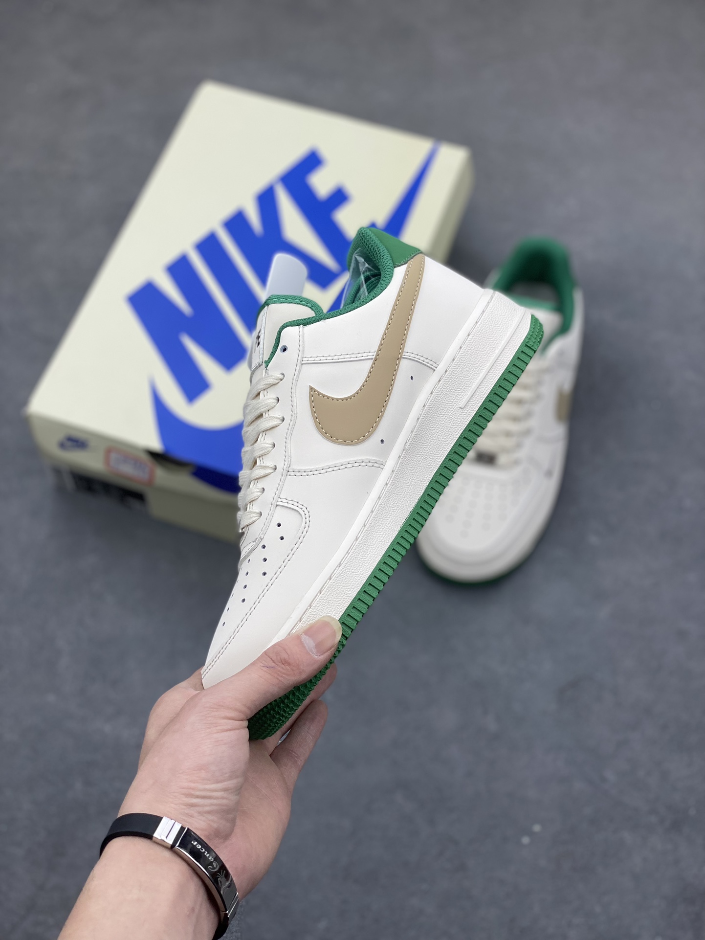 Nike Air Force 1 '07 Low BAPE Collab White Green Limited Edition Shoes 4 i1682104413 9723 2