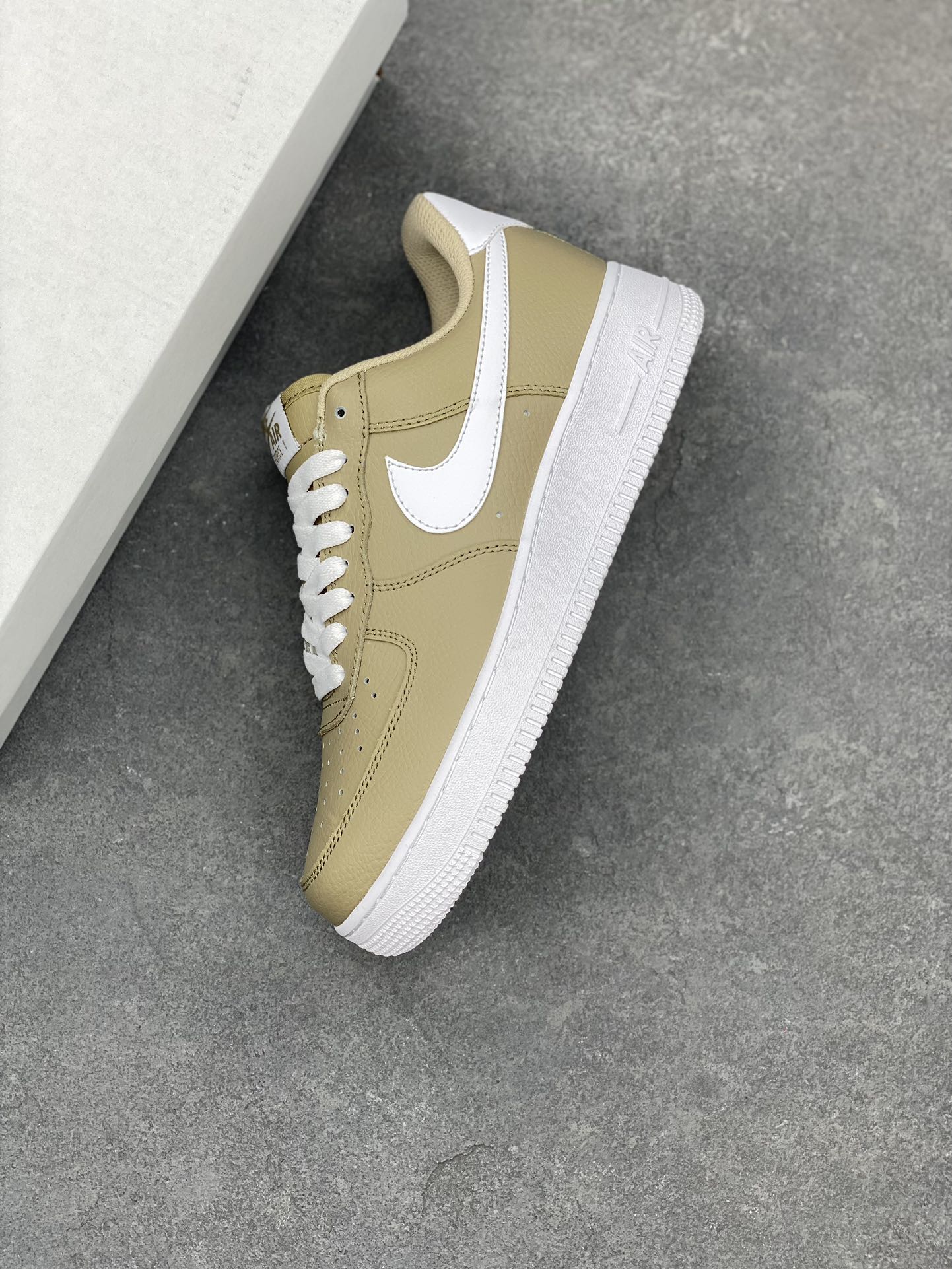 Nike Air Force 1 Low Casual Sneakers - Versatile Style & Comfort 8 i1682106608 8146 6