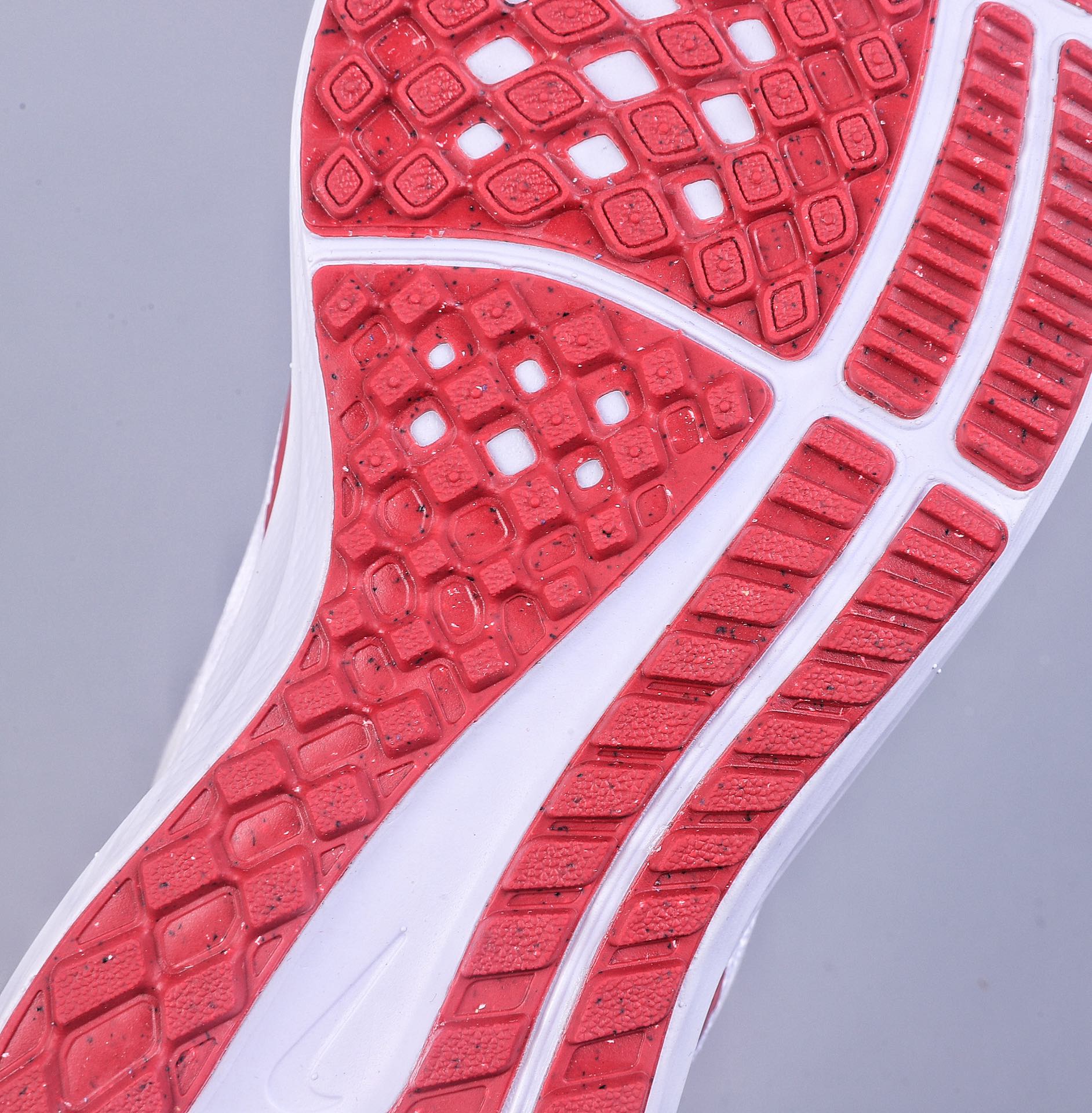 200 Nike Air Zoom Pegasus 40 耐克网面透气跑鞋 FJ2844-100