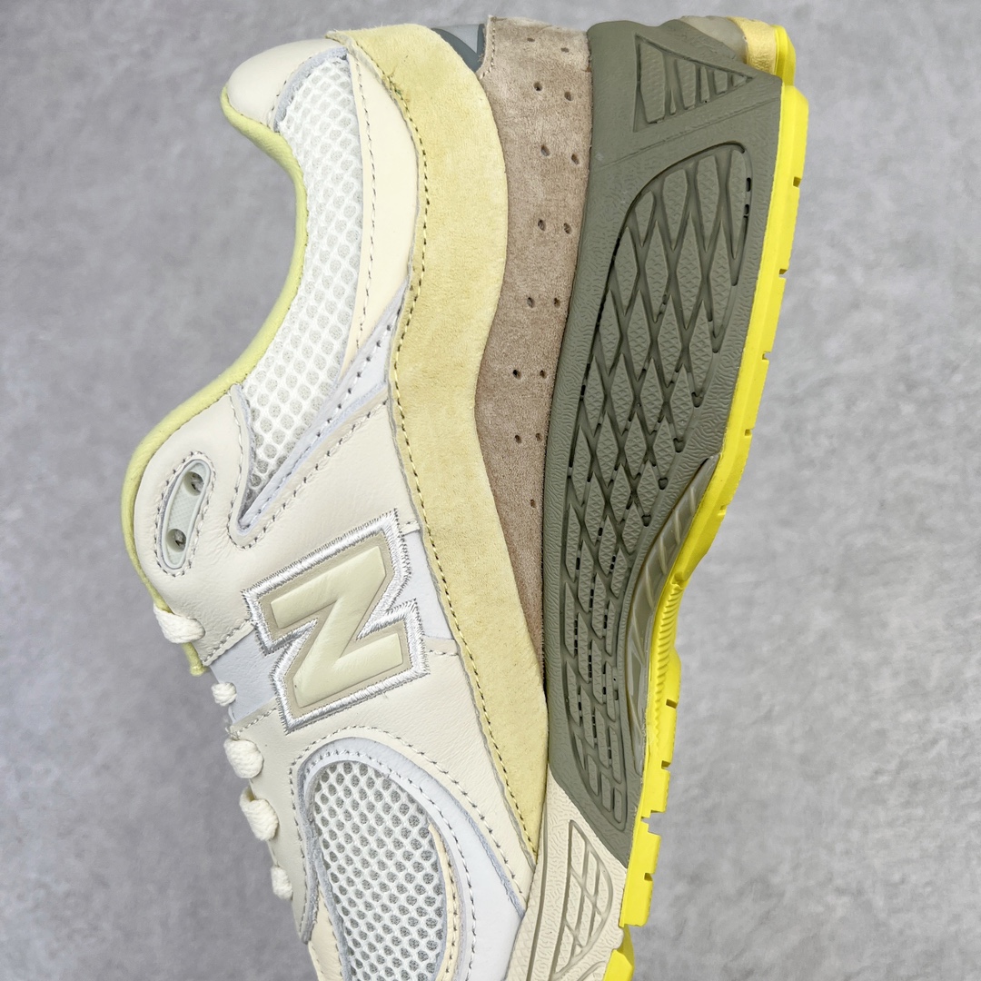 图片[7]-💰240 ＃M纯原 AURALEE x NB New Balance M2002RA1 奶白 全套原楦原纸板原厂数据开发 原厂网纱 原装进口翻毛皮料正确绒感卡色 正确中底拉帮中底网布细节 一比一手工擦旧效果 冲裁组合 匠心打造 耗时两个月开发完成 工艺极其复杂难度可想而知 新开独立私模大底 全网唯一正确做旧组合大底 高端零售专供产物 尺码：36 37 37.5 38 38.5 39.5 40 40.5 41.5 42 42.5 43 44 44.5 45 45.5 编码：by3936010-运动鞋