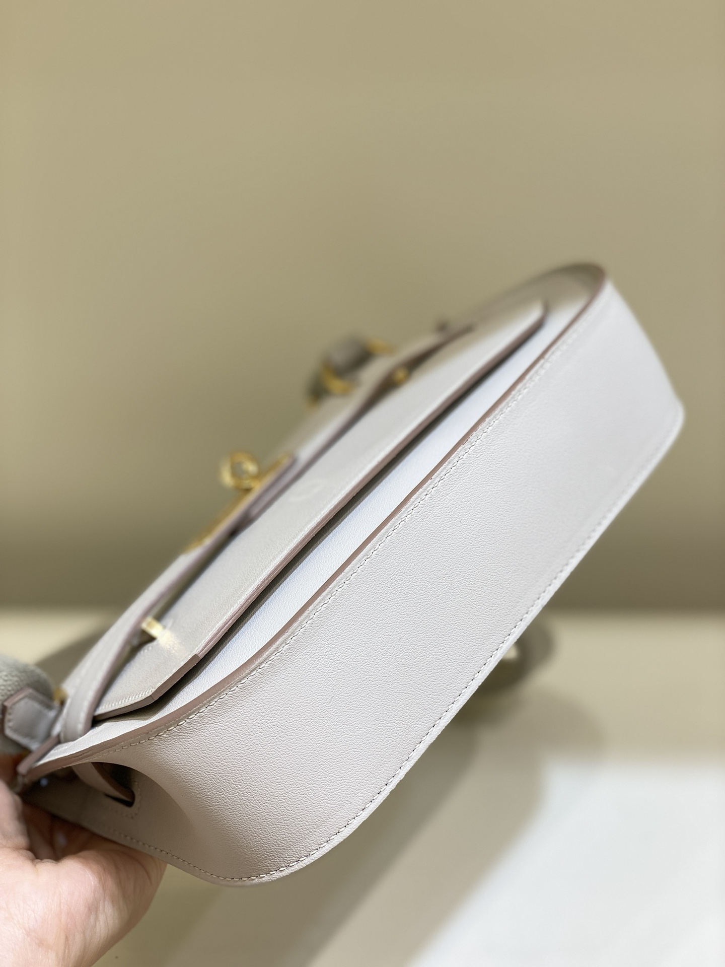 Hermès Mini Jypsiere Bag: Stylish Crossbody, Fits iPhone Pro Max 7 i1682143164 2865 3