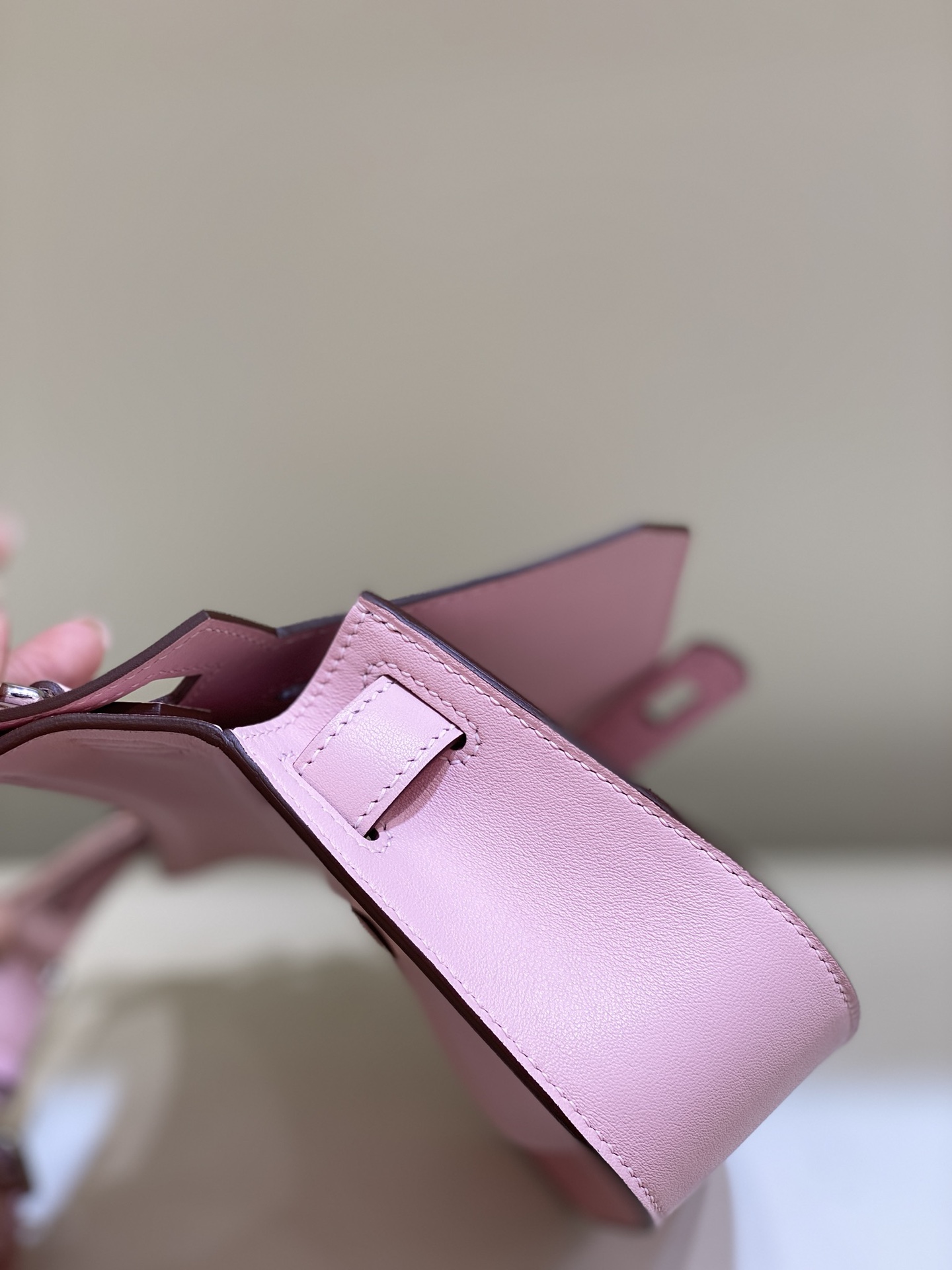 Hermès Mini Jypsiere Bag - Stylish Crossbody in Pink Leather 7 i1682143241 8664 7