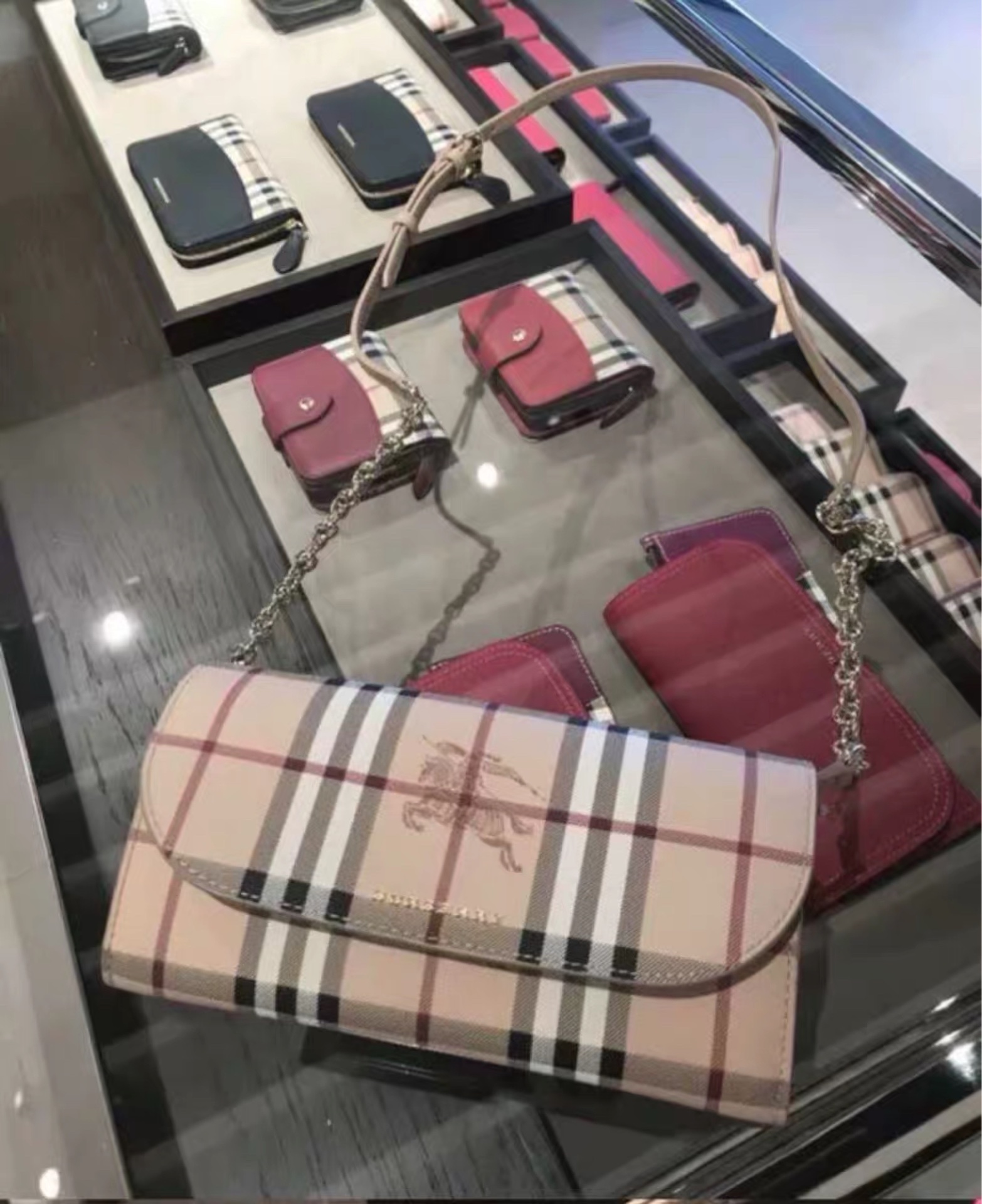 Burberry mobile phone bag Haymarket plaid and leather cross-body bag Original product ~