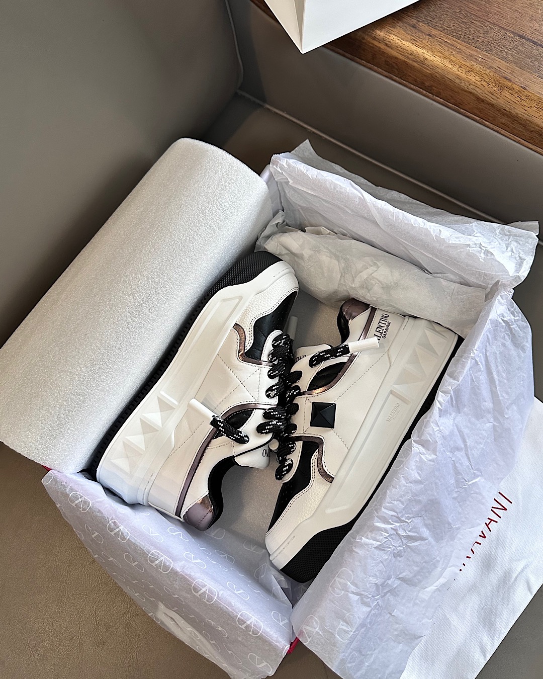 Valentino Low-Top Sneakers White Leather Black Mesh Platform
