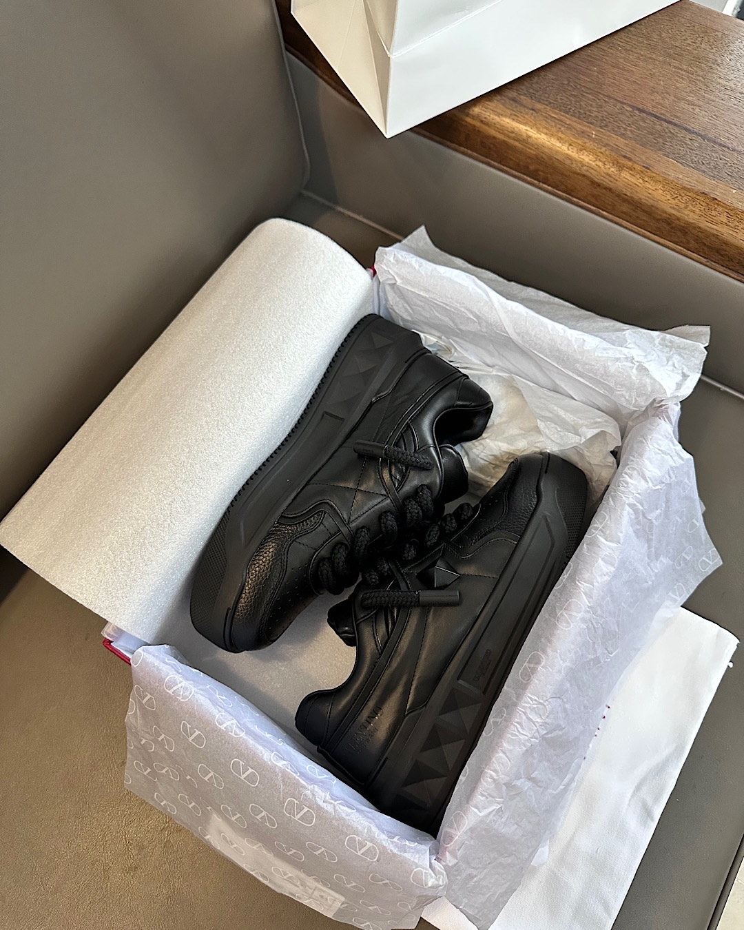 Valentino Low-Top Sneakers Black Leather Lace-Up Platform