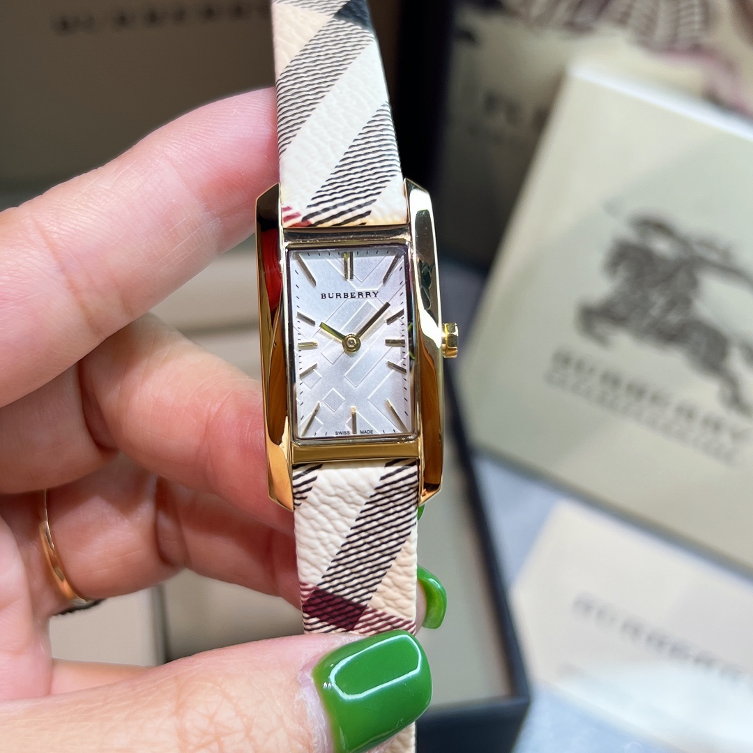 BURBERRY Balboly Rectangular Platinum Watch with Swiss Quartz Movement and Steel Casing - 图片 5
